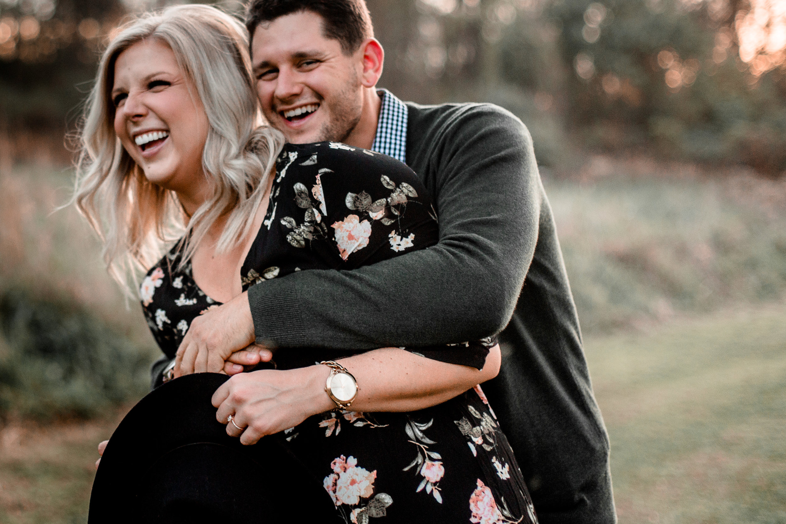 nicole-daacke-photography-carefree-bohemian-lancaster-pa-pennsylvania-engagement-photos-engagement-session-golden-sunset-adventure-session-in-lancaster-pa-lancaster-pa-outdoor-wedding-photographer-44.jpg