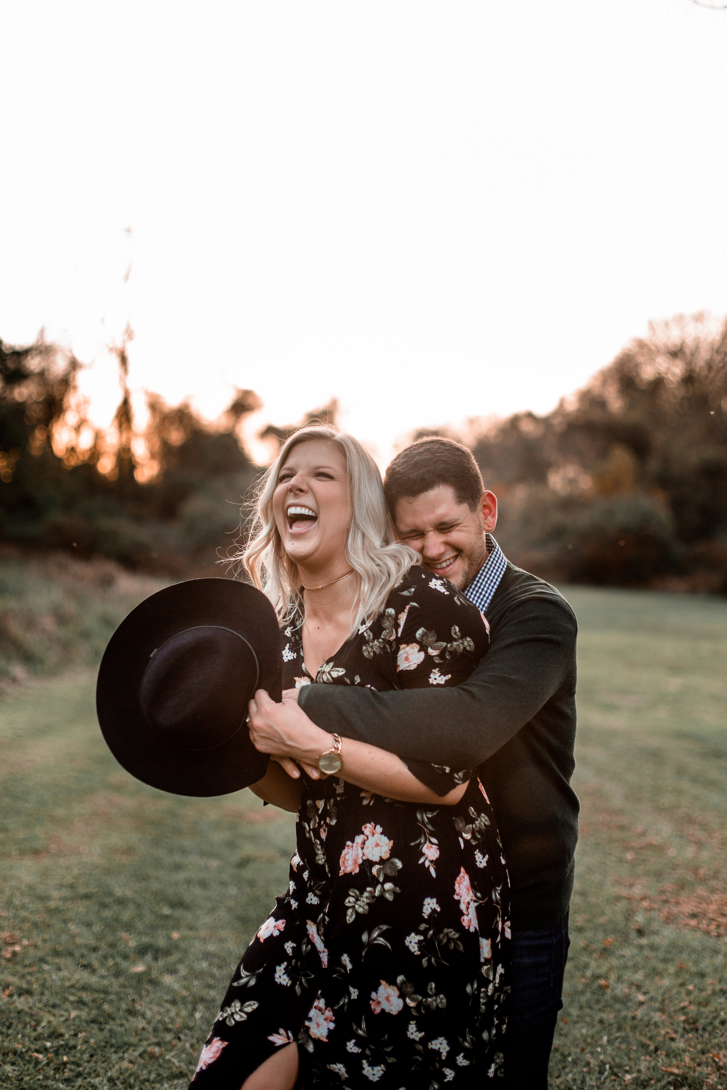 nicole-daacke-photography-carefree-bohemian-lancaster-pa-pennsylvania-engagement-photos-engagement-session-golden-sunset-adventure-session-in-lancaster-pa-lancaster-pa-outdoor-wedding-photographer-43.jpg