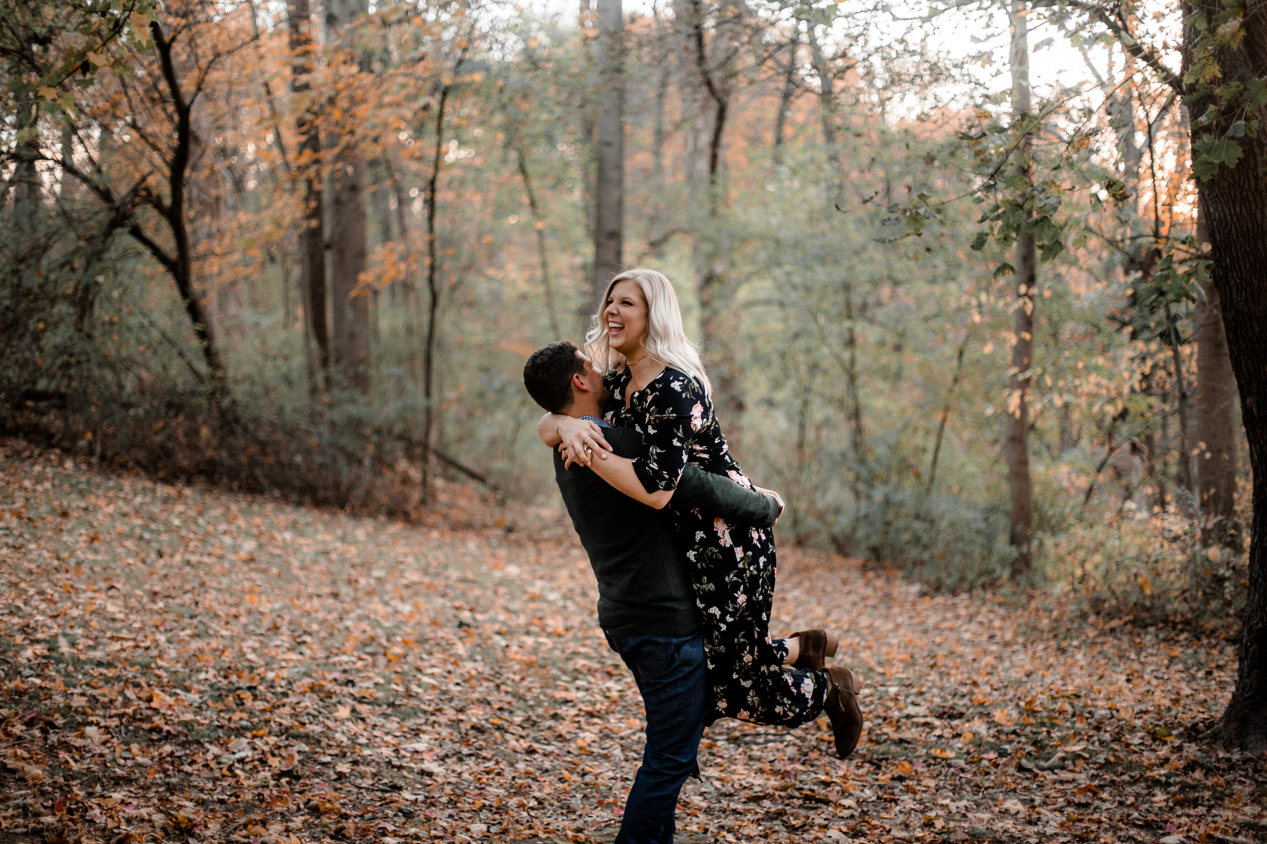 nicole-daacke-photography-carefree-bohemian-lancaster-pa-pennsylvania-engagement-photos-engagement-session-golden-sunset-adventure-session-in-lancaster-pa-lancaster-pa-outdoor-wedding-photographer-46.jpg
