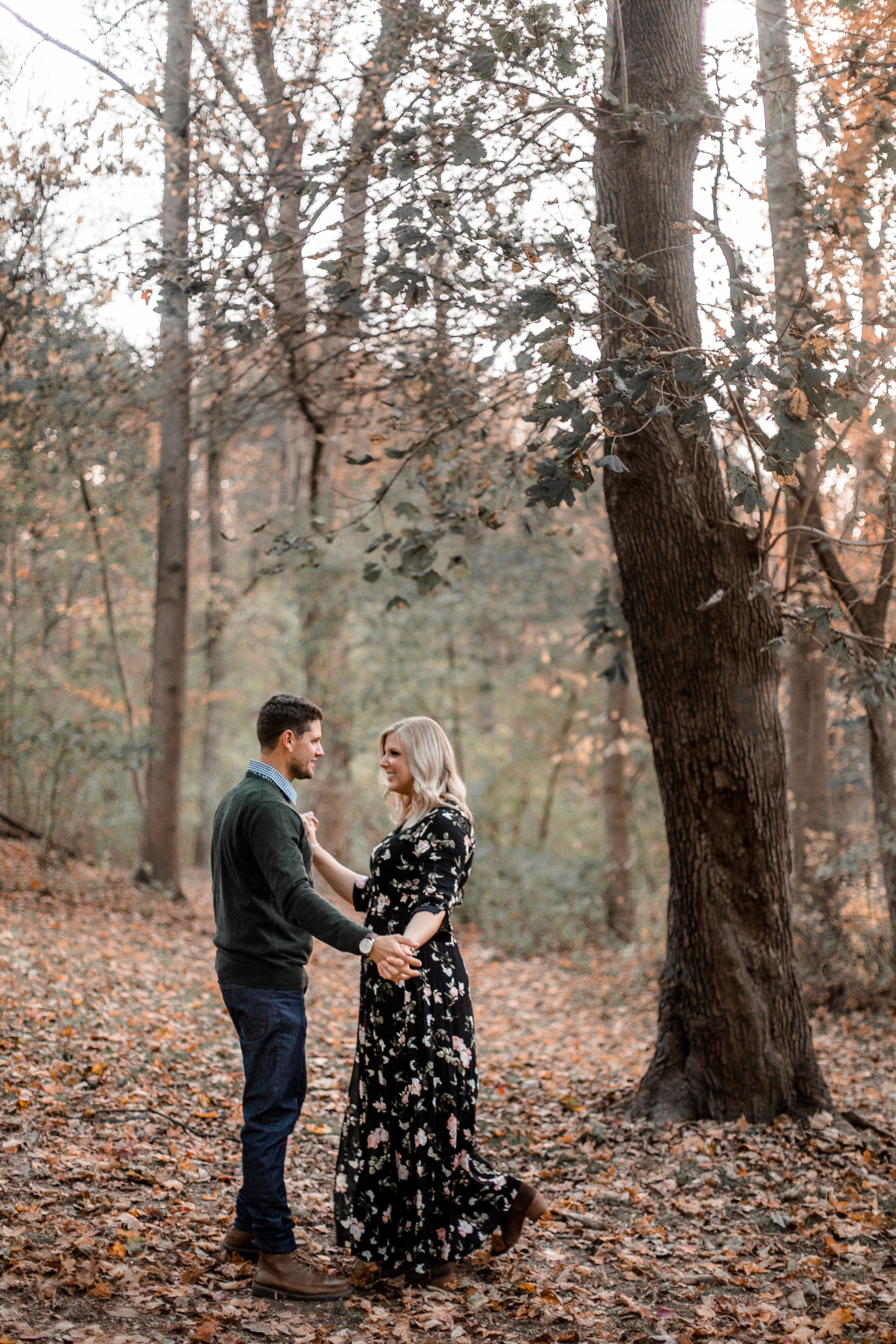 nicole-daacke-photography-carefree-bohemian-lancaster-pa-pennsylvania-engagement-photos-engagement-session-golden-sunset-adventure-session-in-lancaster-pa-lancaster-pa-outdoor-wedding-photographer-52.jpg