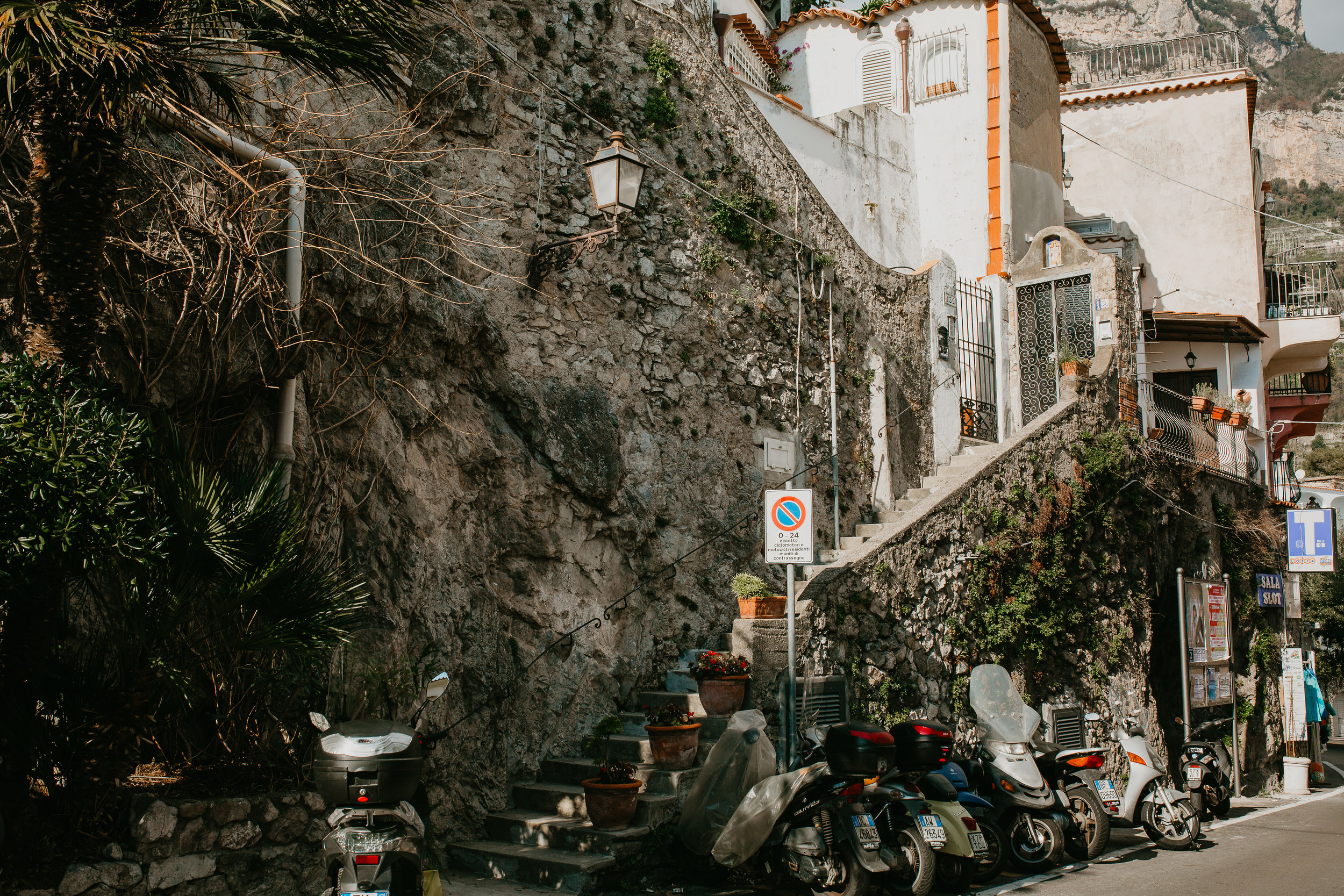 nicole-daacke-photography-destination-elopement-wedding-in-italy-florence-elopement-amalfi-coast-elopement-photographer-positano-photographer-rome-destination-wedding-photographer-italy-italian-landscapes-italy-adventure-itinerary -0311.jpg