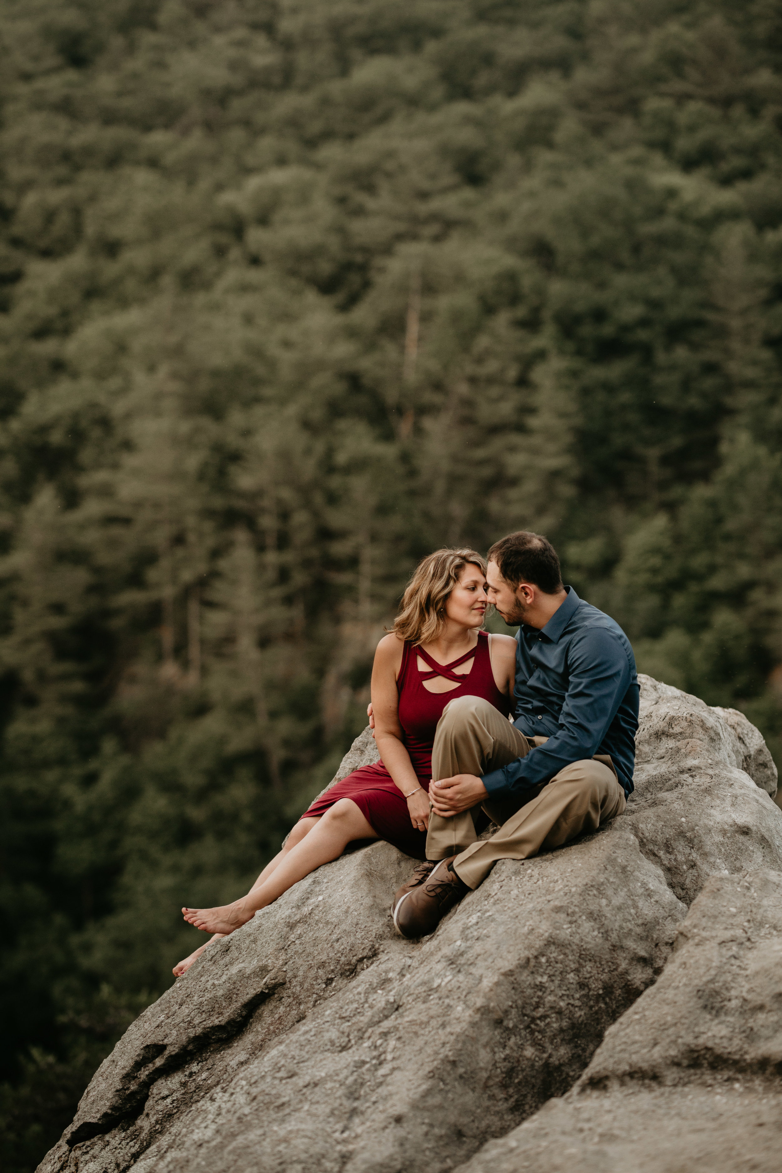 Nicole-Daacke-Photography-rock-state-park-overlook-king-queen-seat-maryland-hiking-adventure-engagement-session-photos-portraits-summer-bel-air-dog-engagement-session-34.jpg