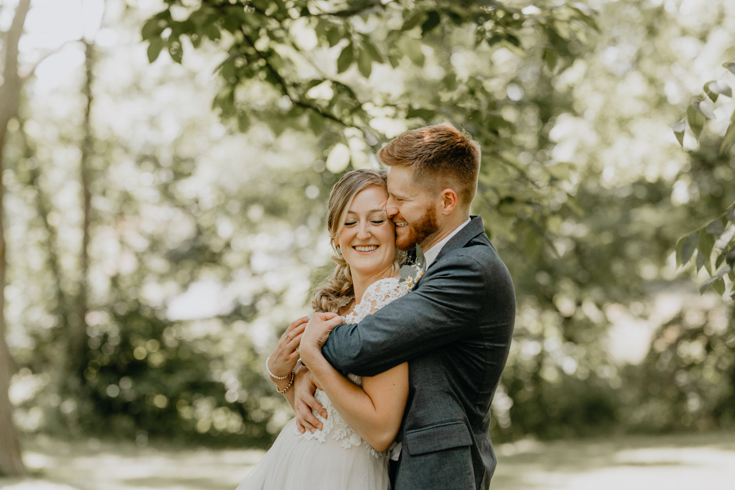 Nicole-Daacke-Photography-pennsylvania-laid-back-outside-backyard-wedding-family-summer-june-maryland-barefoot-bride-woodland-trees-sunset-couple-20.jpg