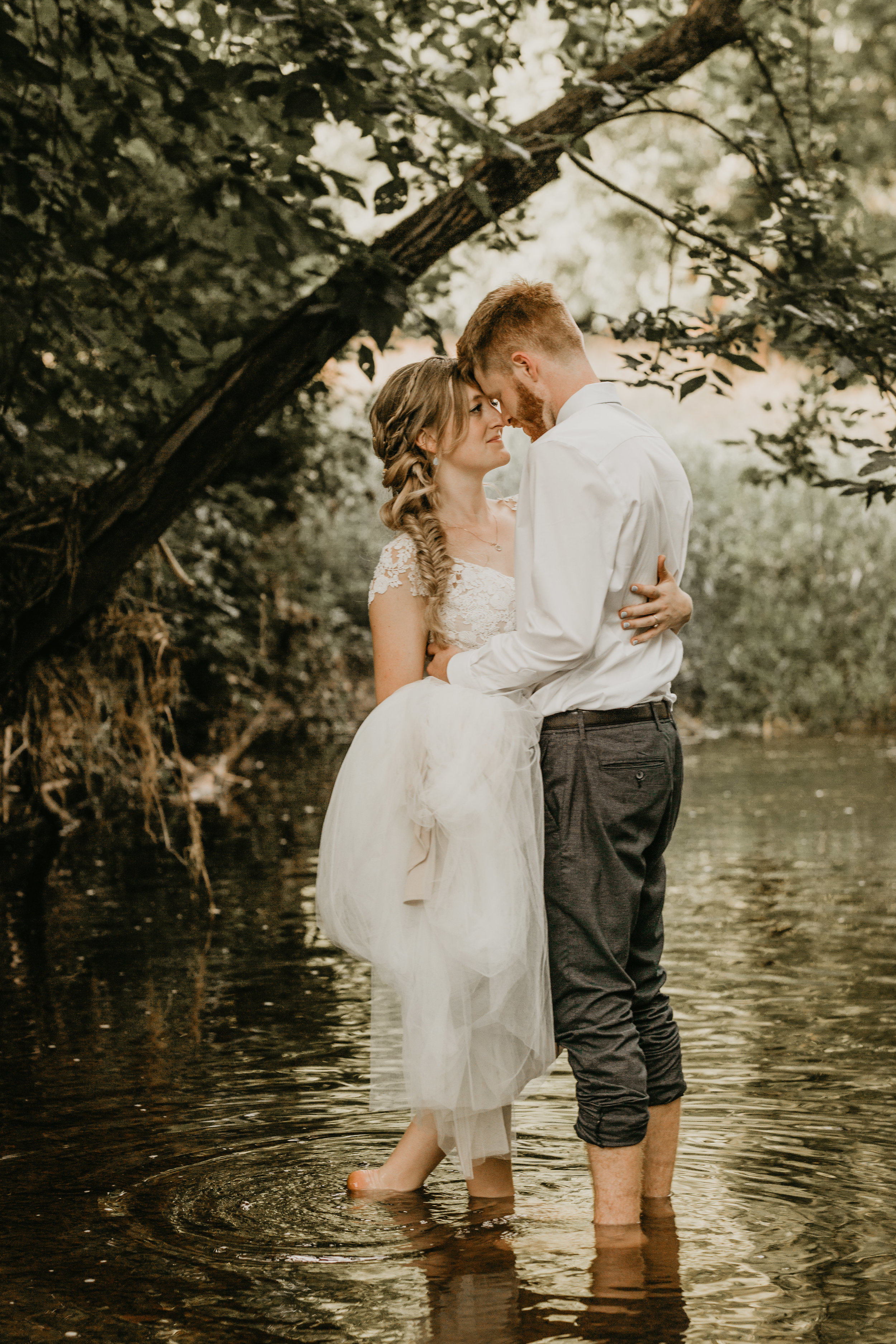 Nicole-Daacke-Photography-pennsylvania-laid-back-outside-backyard-wedding-family-summer-june-maryland-barefoot-bride-woodland-trees-sunset-couple-88.jpg