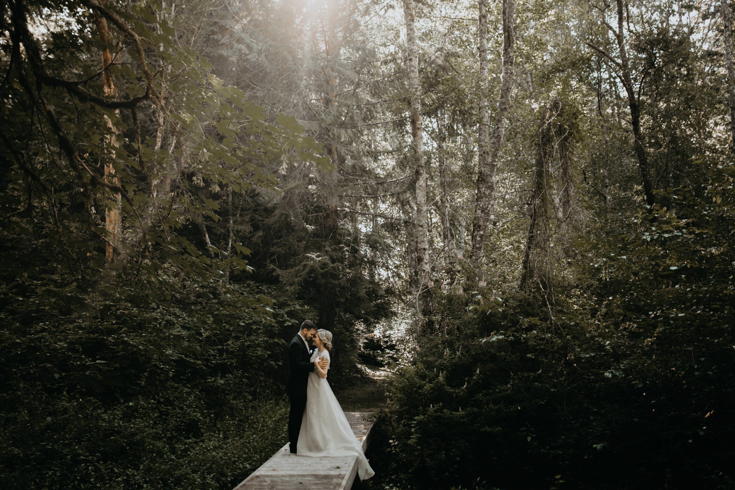 nicole-daacke-photography-kingston-house-bainbride-washington-wedding-photography-summer-wedding-lavendar-field-pacific-northwest-wedding-glam-forest-elopement-photographer-65.jpg
