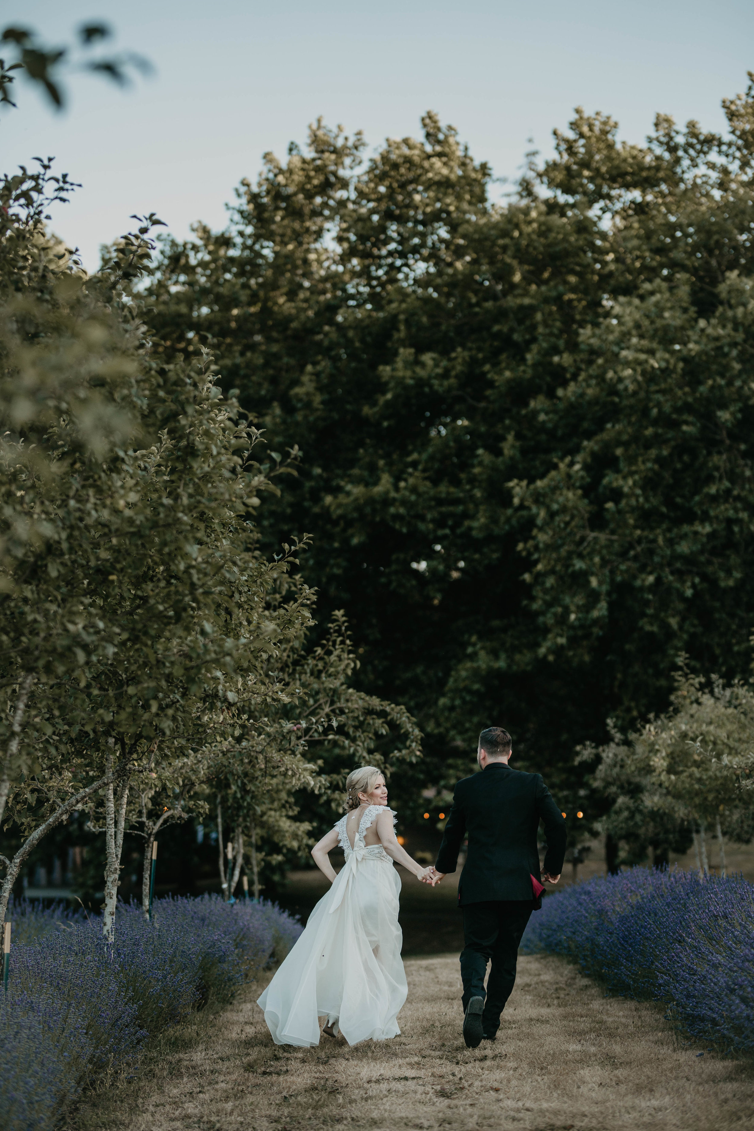 nicole-daacke-photography-kingston-house-bainbride-washington-wedding-photography-summer-wedding-lavendar-field-pacific-northwest-wedding-glam-forest-elopement-photographer-76.jpg