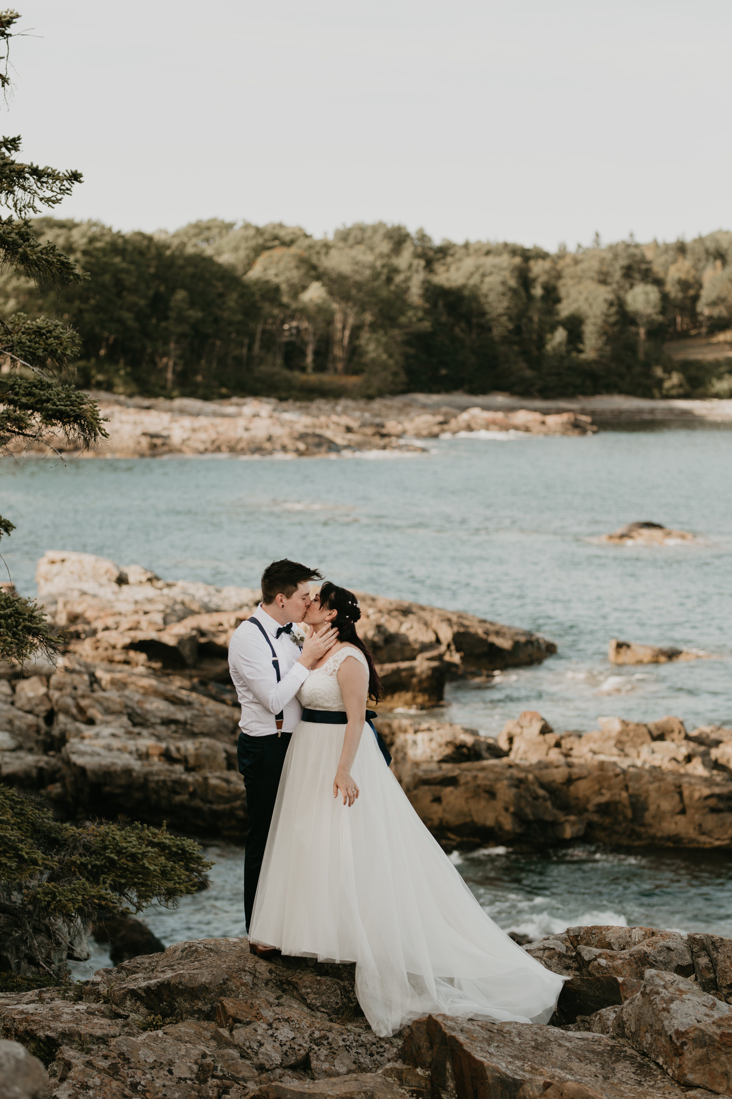 nicole-daacke-photography-Elopement-rocky-shoreline-coast-Acadia-National-Park-elopement-photographer-inspiration-maine-elopement-otter-cliffs-schoonic-head-point-33.jpg