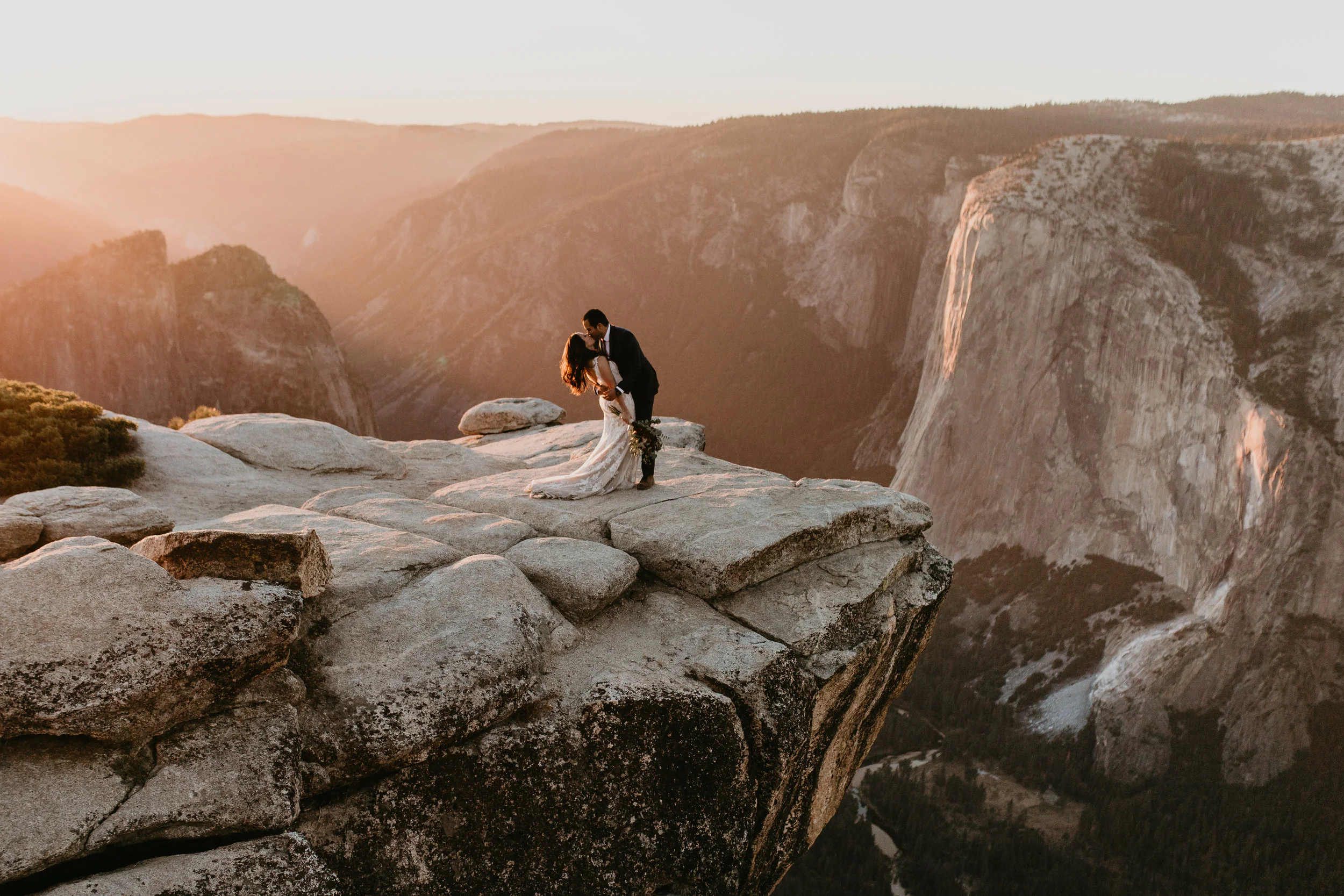 nicole-daacke-photography-intimate-elopement-wedding-yosemite-national-park-california-taft-point-sunset-photos-yosemite-valley-tunnel-view-first-look-sunrise-golden-granite-hiking-adventure-wedding-adventurous-elopement-photographer-117.jpg