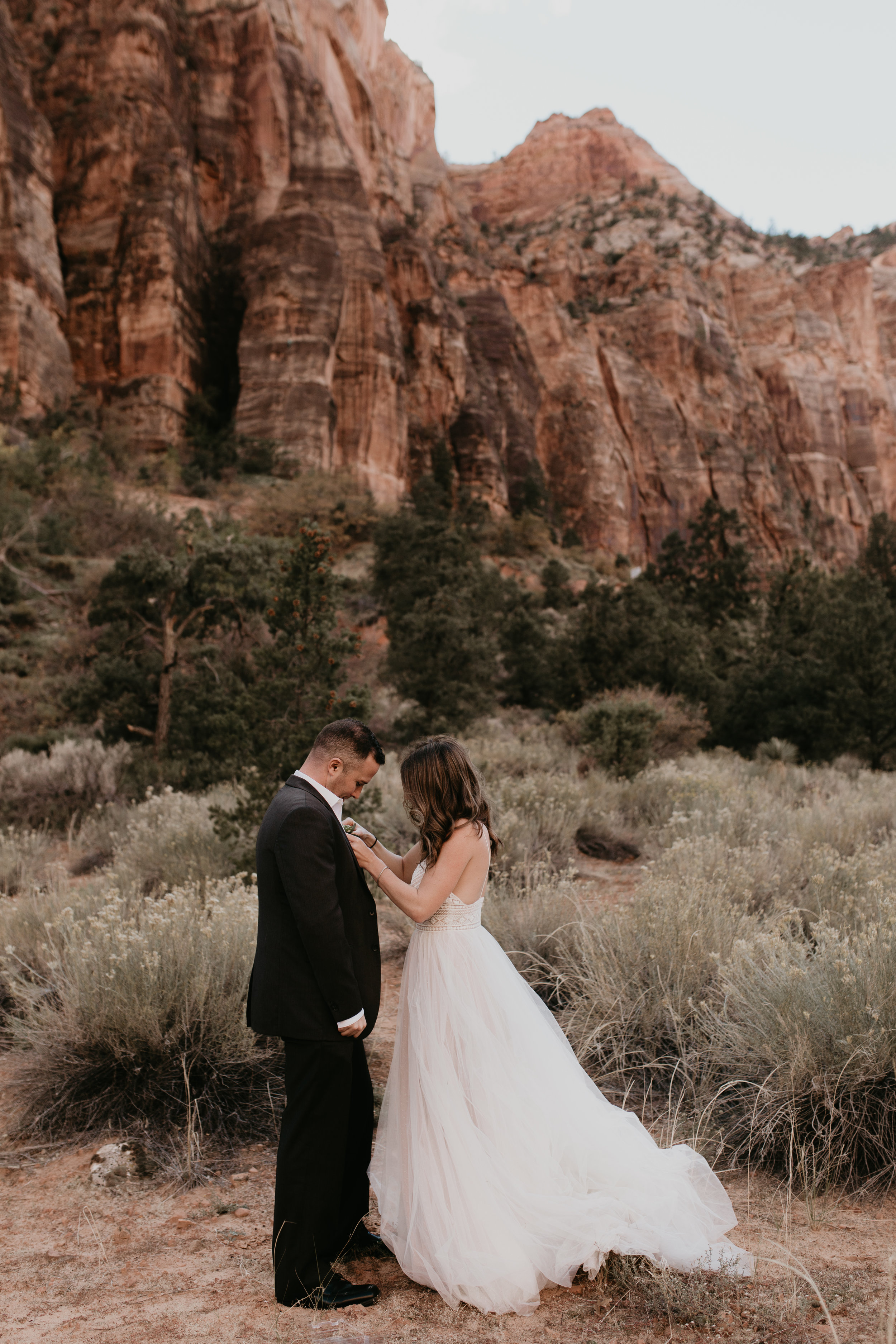 nicole-daacke-photography-zion-national-park-elopement-photographer-canyon-overlook-trail-elope-hiking-adventure-wedding-photos-fall-utah-red-rock-canyon-stgeorge-eloping-photographer-13.jpg