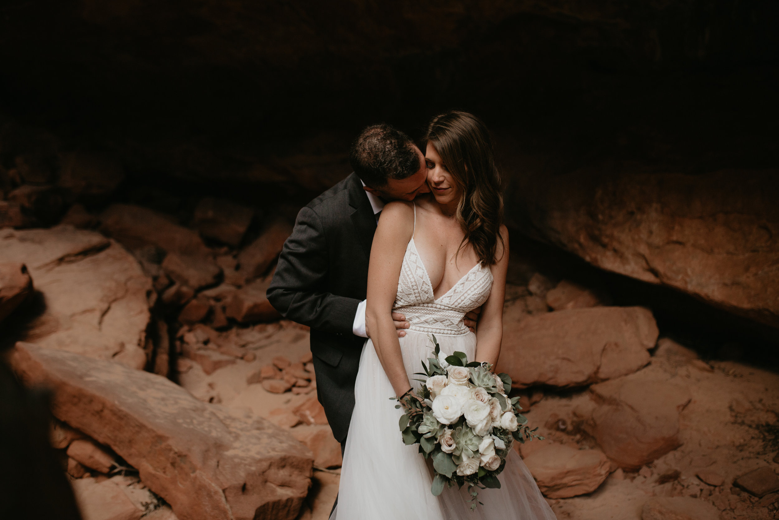 nicole-daacke-photography-zion-national-park-elopement-photographer-canyon-overlook-trail-elope-hiking-adventure-wedding-photos-fall-utah-red-rock-canyon-stgeorge-eloping-photographer-30.jpg