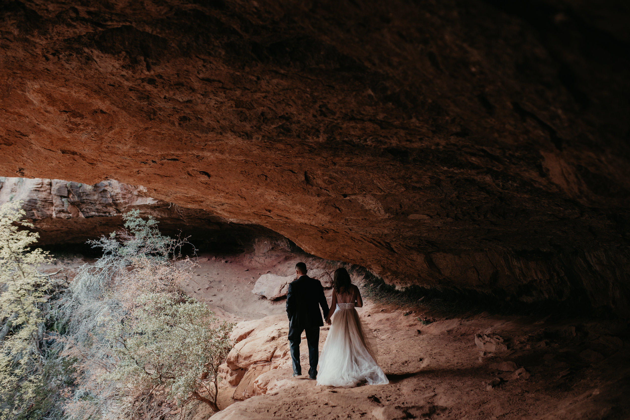 nicole-daacke-photography-zion-national-park-elopement-photographer-canyon-overlook-trail-elope-hiking-adventure-wedding-photos-fall-utah-red-rock-canyon-stgeorge-eloping-photographer-34.jpg