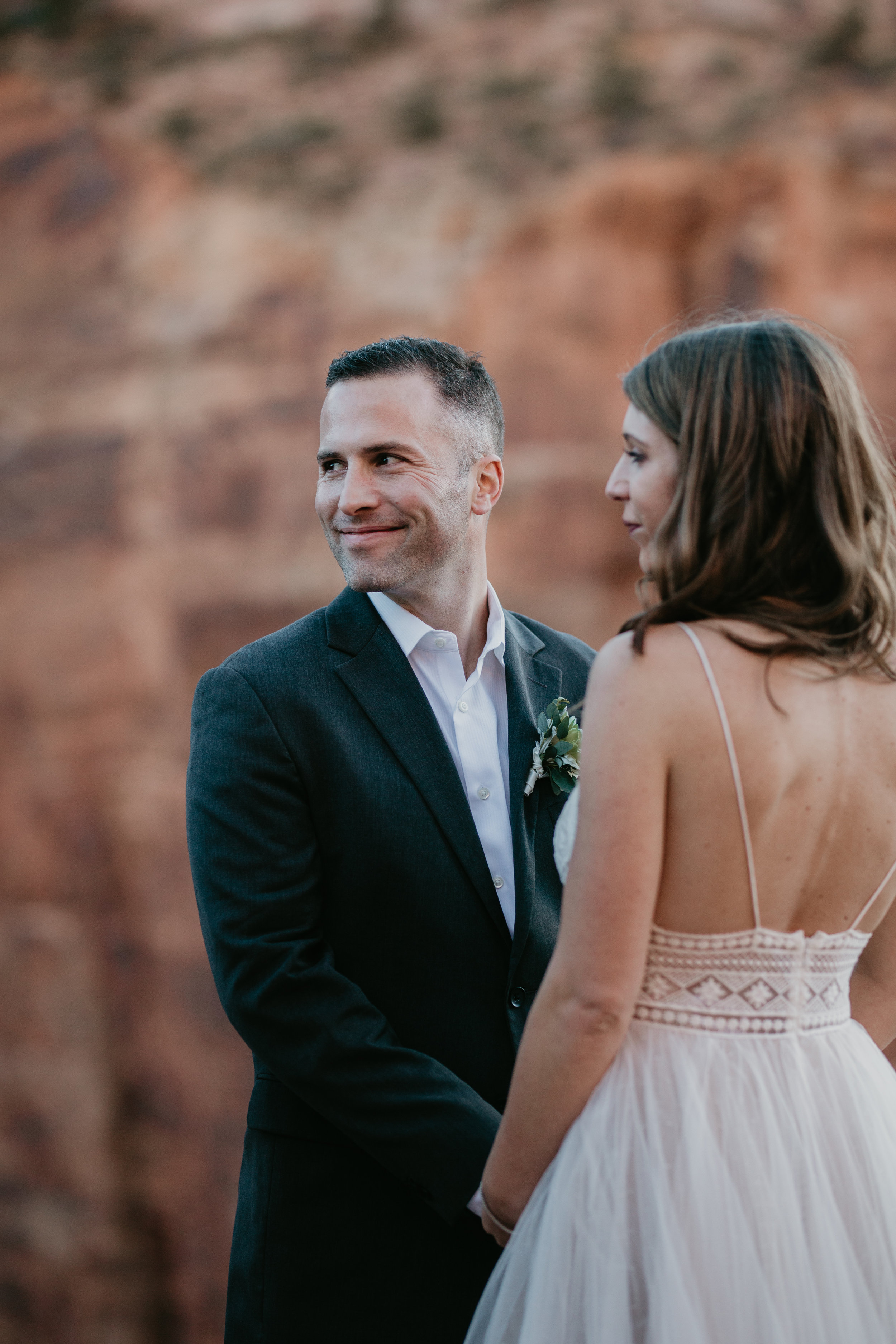 nicole-daacke-photography-zion-national-park-elopement-photographer-canyon-overlook-trail-elope-hiking-adventure-wedding-photos-fall-utah-red-rock-canyon-stgeorge-eloping-photographer-49.jpg