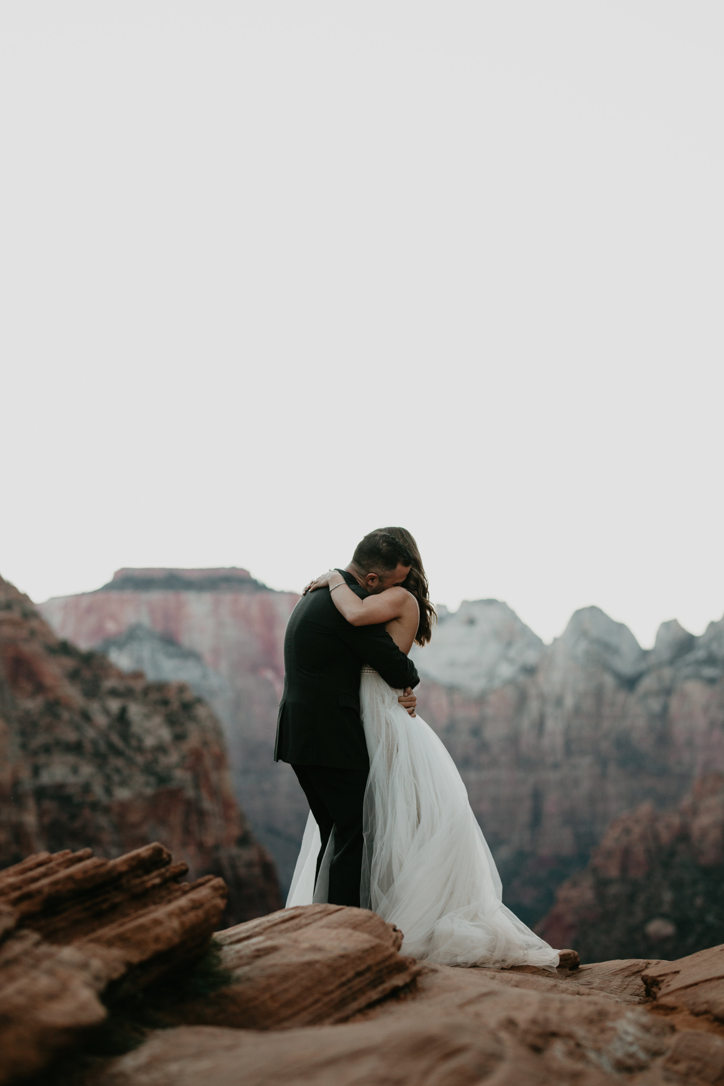 nicole-daacke-photography-zion-national-park-elopement-photographer-canyon-overlook-trail-elope-hiking-adventure-wedding-photos-fall-utah-red-rock-canyon-stgeorge-eloping-photographer-80.jpg