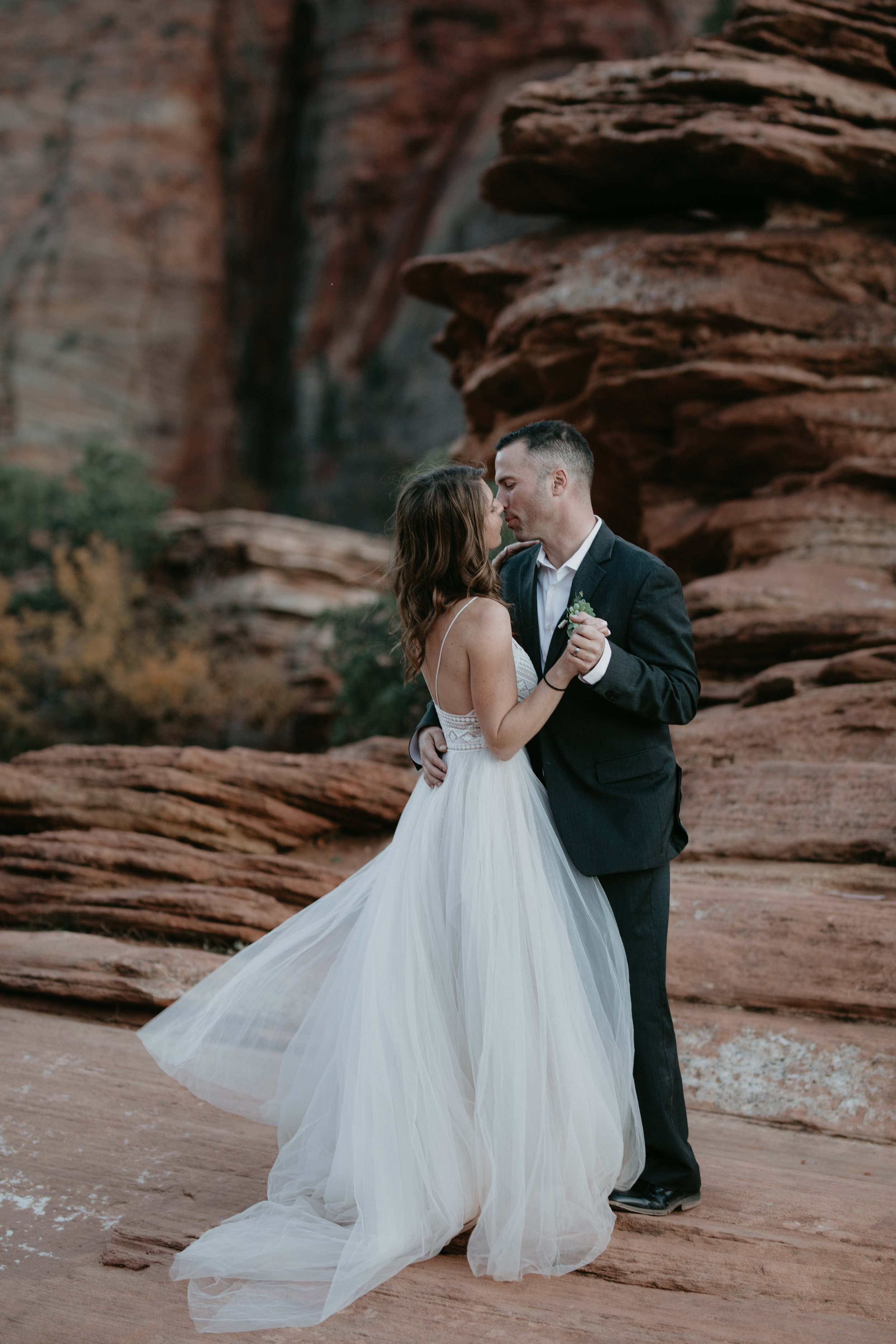 nicole-daacke-photography-zion-national-park-elopement-photographer-canyon-overlook-trail-elope-hiking-adventure-wedding-photos-fall-utah-red-rock-canyon-stgeorge-eloping-photographer-86.jpg