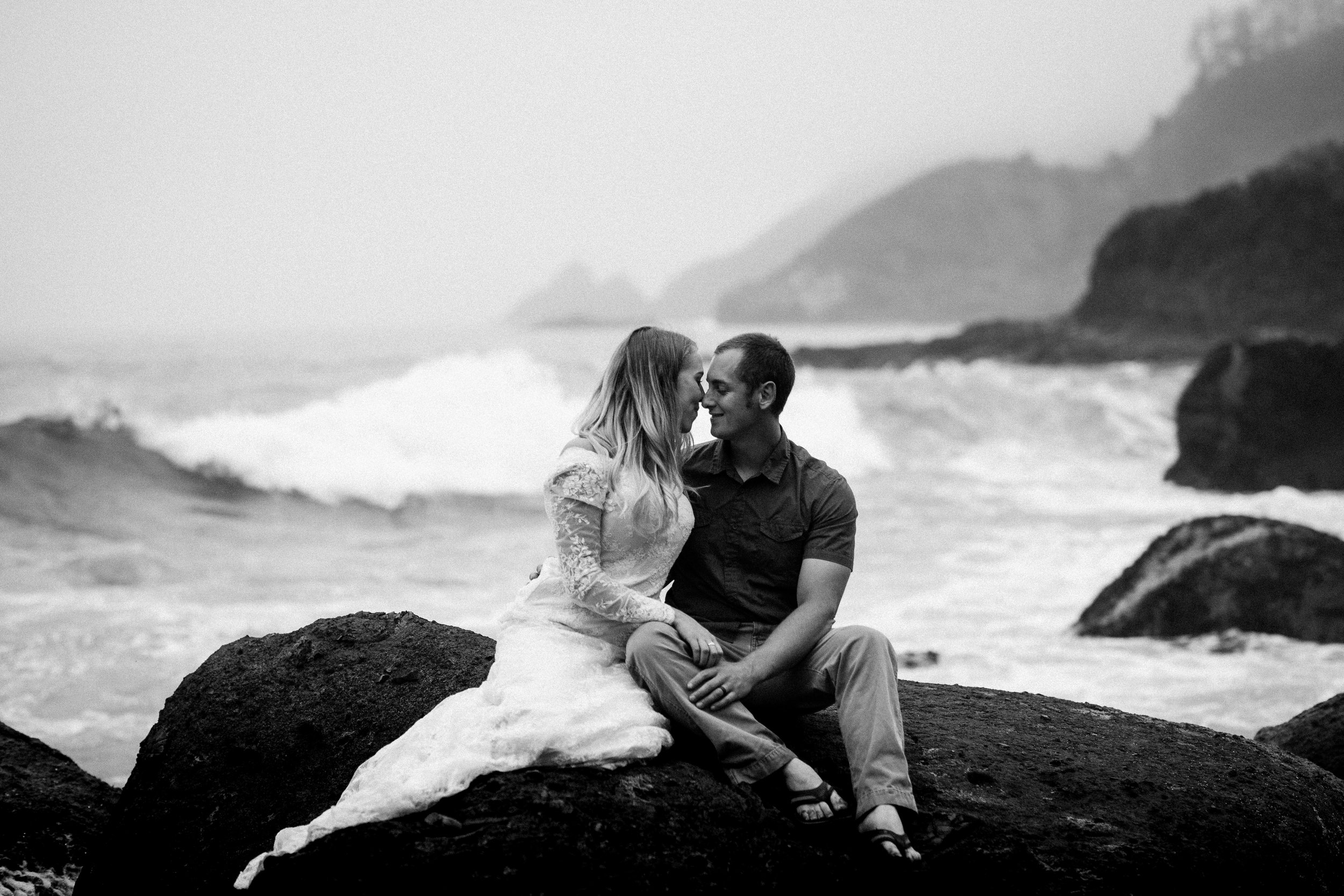 nicole-daacke-photography-ecola-state-park-oregon-elopement-bridal-photos-photographer-for-cannon-beach-elopement-oregon-coast-elopement-photographer-foggy-summer-elopement-cannon-beach-best-adventure-elopement-photographer-5618.jpg