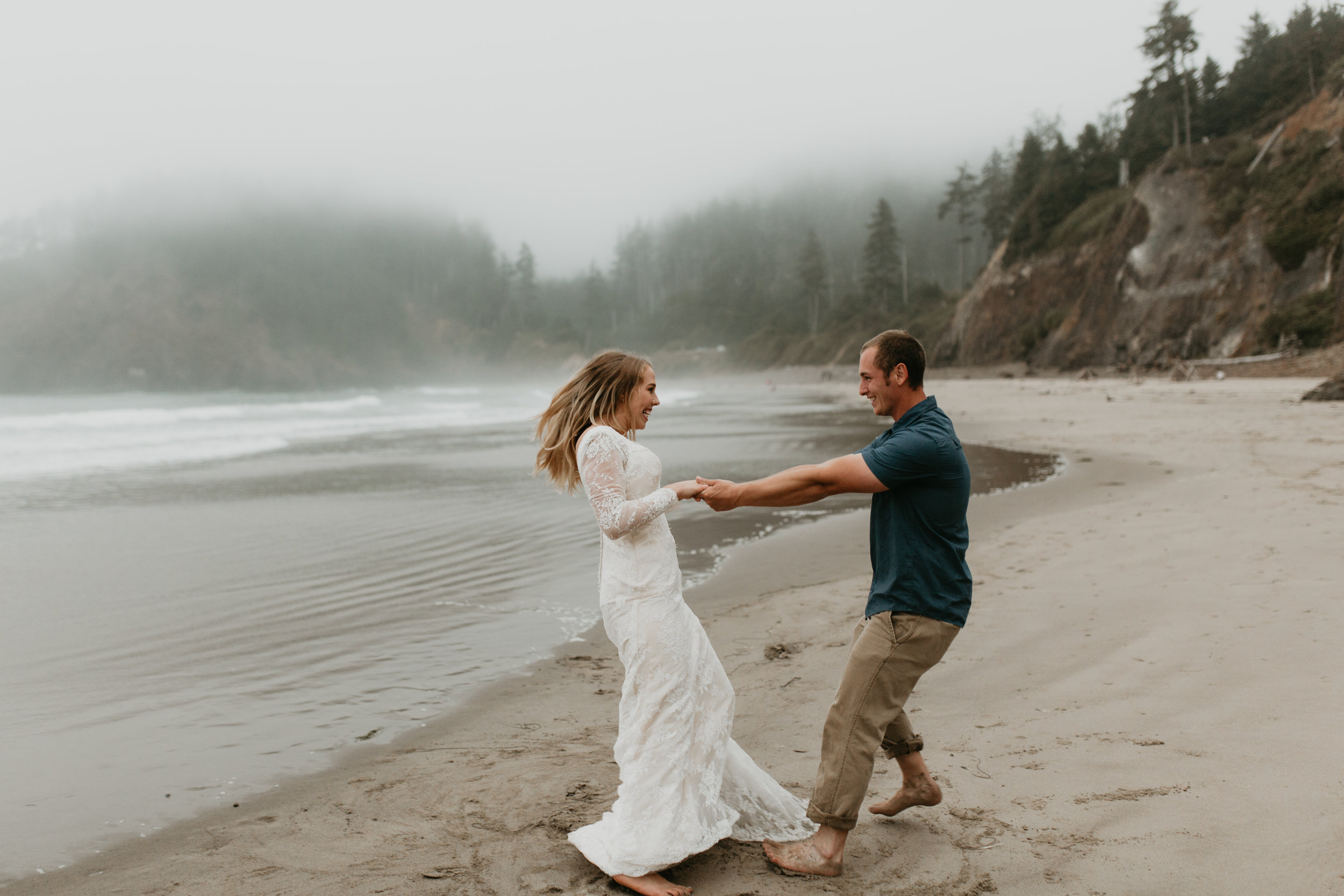 nicole-daacke-photography-ecola-state-park-oregon-elopement-bridal-photos-photographer-for-cannon-beach-elopement-oregon-coast-elopement-photographer-foggy-summer-elopement-cannon-beach-best-adventure-elopement-photographer-7137.jpg