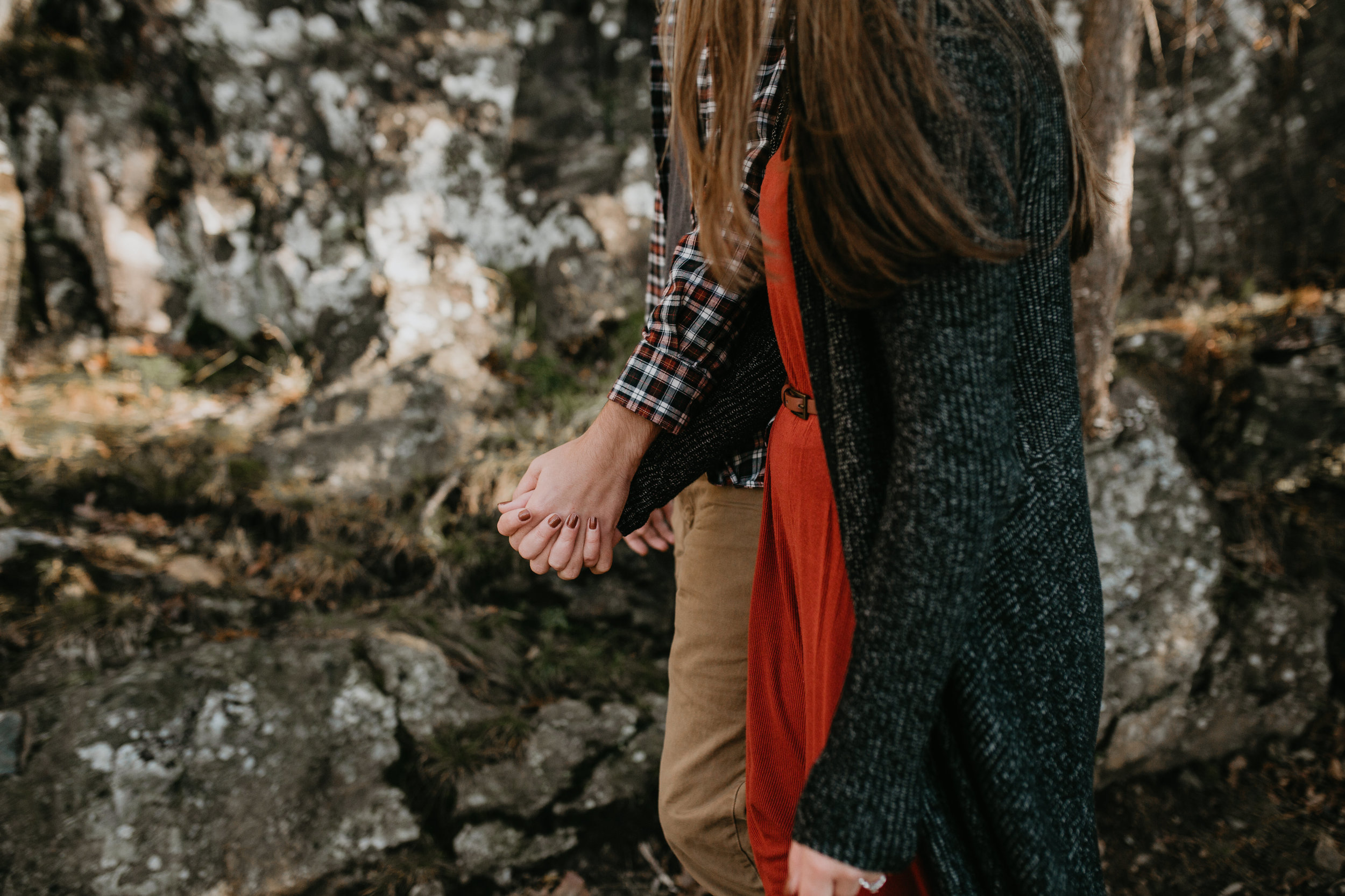 nicole-daacke-photography-shenandoah-national-park-adventure-engagement-session-with-fall-foliage-shenandoah-elopement-photographer-engagement-photos-in-virginia-charlottesville-national-park-adventure-elopement-photographer-3577.jpg