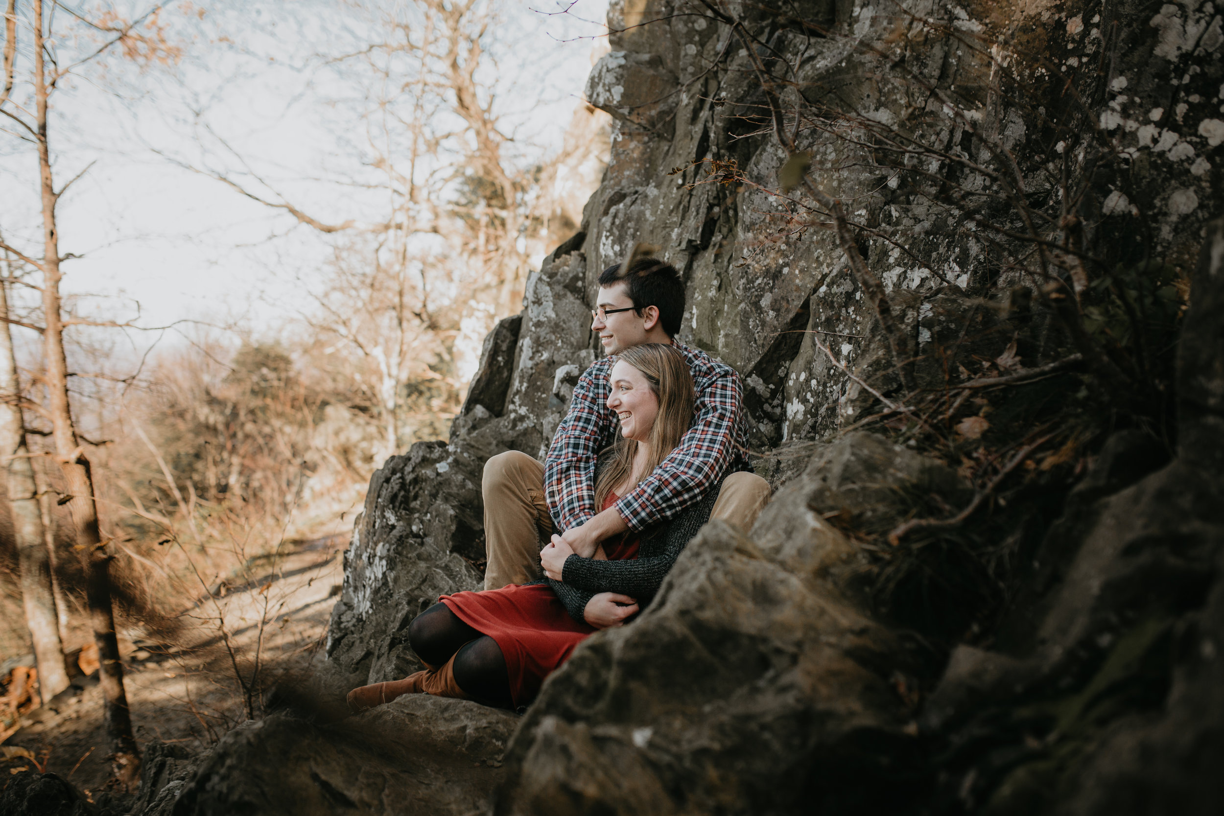 nicole-daacke-photography-shenandoah-national-park-adventure-engagement-session-with-fall-foliage-shenandoah-elopement-photographer-engagement-photos-in-virginia-charlottesville-national-park-adventure-elopement-photographer-3592-2.jpg