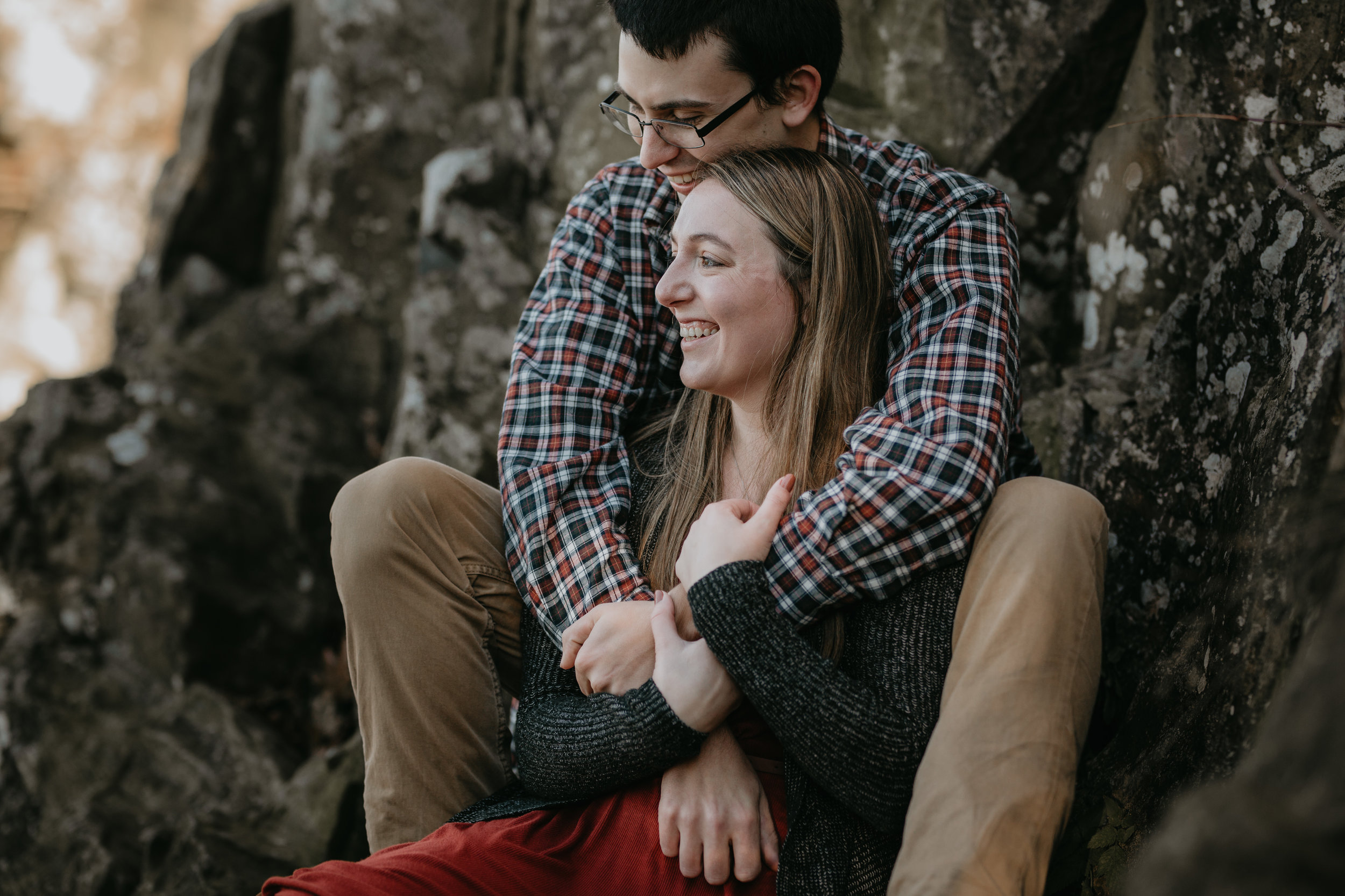 nicole-daacke-photography-shenandoah-national-park-adventure-engagement-session-with-fall-foliage-shenandoah-elopement-photographer-engagement-photos-in-virginia-charlottesville-national-park-adventure-elopement-photographer-3592.jpg