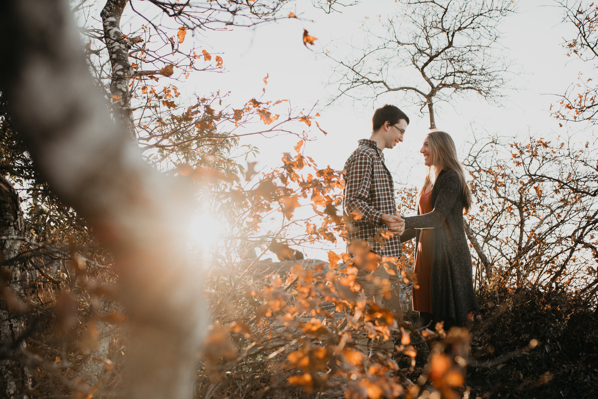 nicole-daacke-photography-shenandoah-national-park-adventure-engagement-session-with-fall-foliage-shenandoah-elopement-photographer-engagement-photos-in-virginia-charlottesville-national-park-adventure-elopement-photographer-3690.jpg