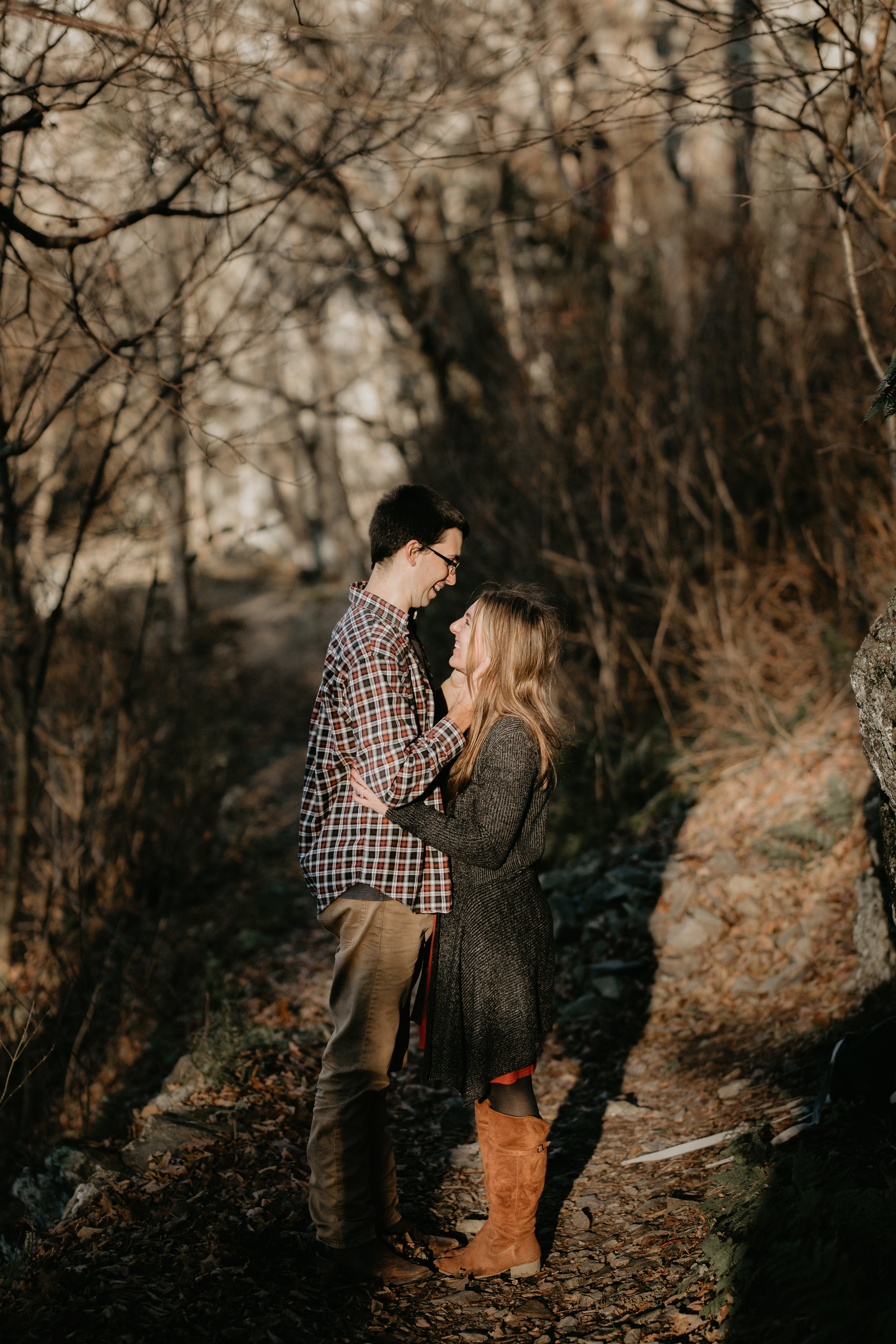 nicole-daacke-photography-shenandoah-national-park-adventure-engagement-session-with-fall-foliage-shenandoah-elopement-photographer-engagement-photos-in-virginia-charlottesville-national-park-adventure-elopement-photographer-3720.jpg