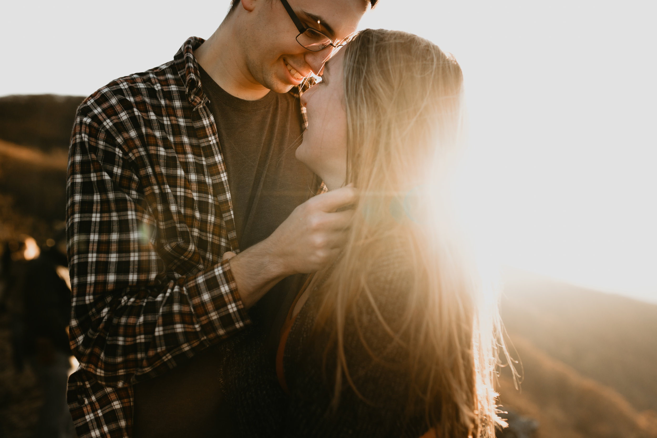 nicole-daacke-photography-shenandoah-national-park-adventure-engagement-session-with-fall-foliage-shenandoah-elopement-photographer-engagement-photos-in-virginia-charlottesville-national-park-adventure-elopement-photographer-3777.jpg