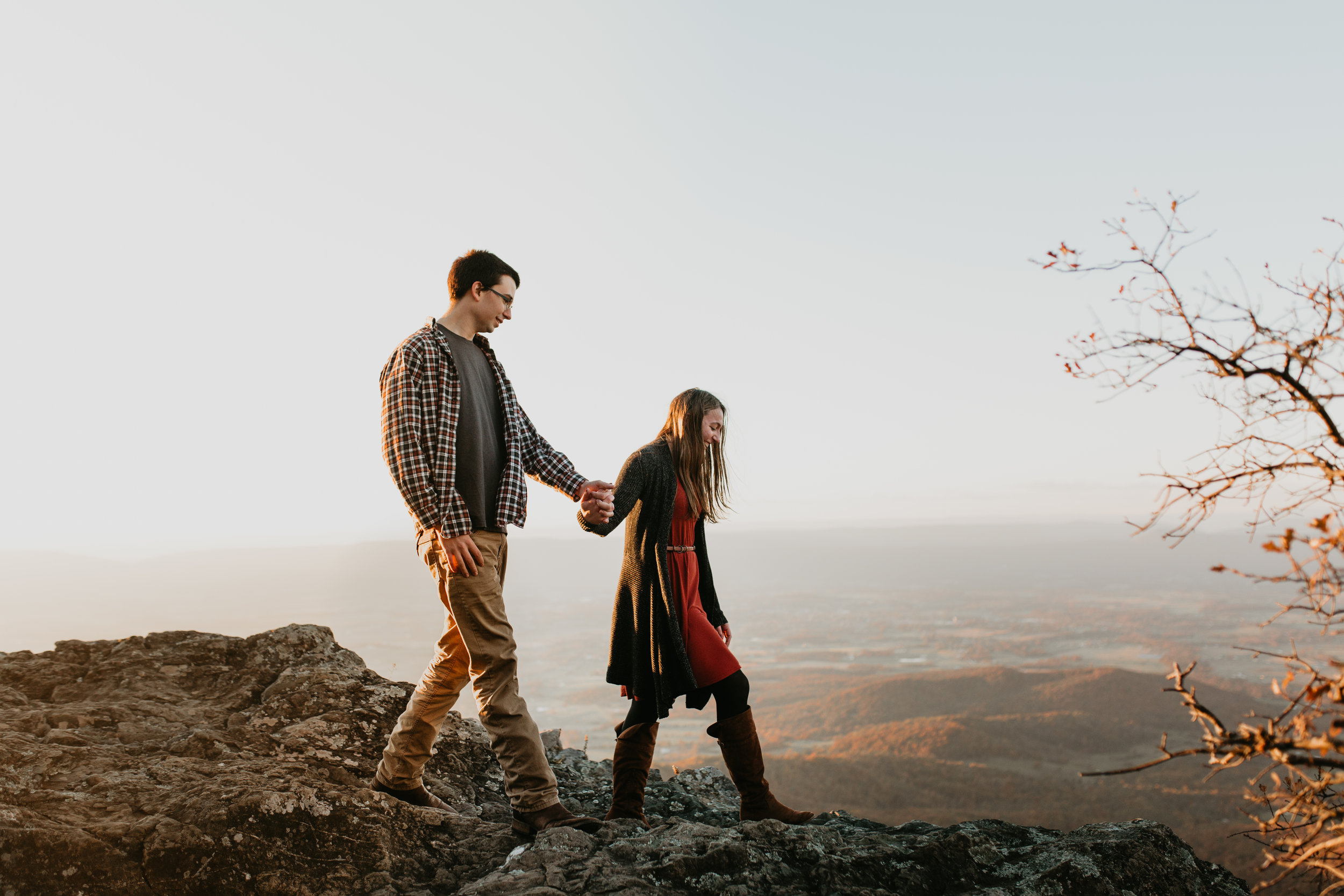 nicole-daacke-photography-shenandoah-national-park-adventure-engagement-session-with-fall-foliage-shenandoah-elopement-photographer-engagement-photos-in-virginia-charlottesville-national-park-adventure-elopement-photographer-3880.jpg