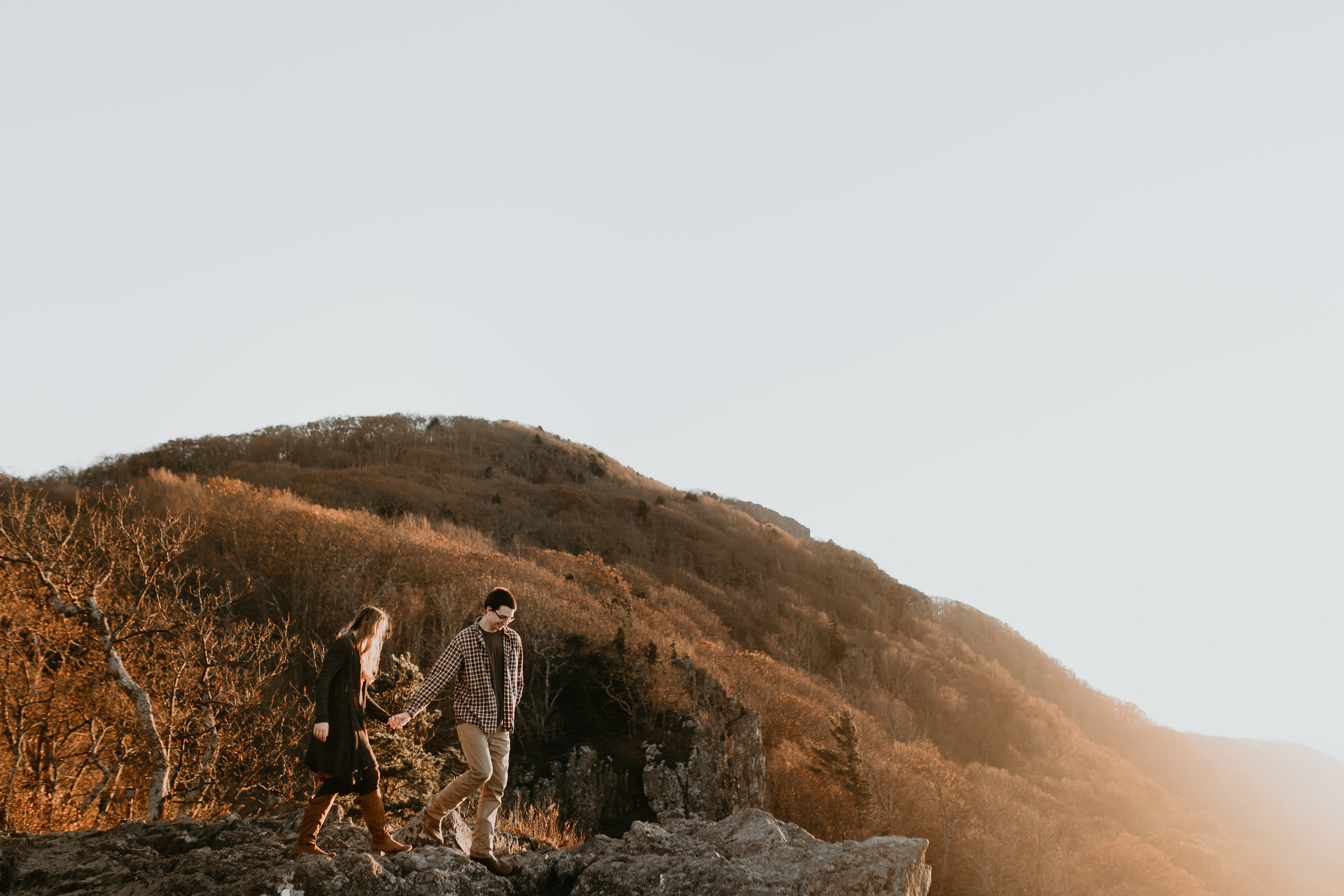 nicole-daacke-photography-shenandoah-national-park-adventure-engagement-session-with-fall-foliage-shenandoah-elopement-photographer-engagement-photos-in-virginia-charlottesville-national-park-adventure-elopement-photographer-3900.jpg
