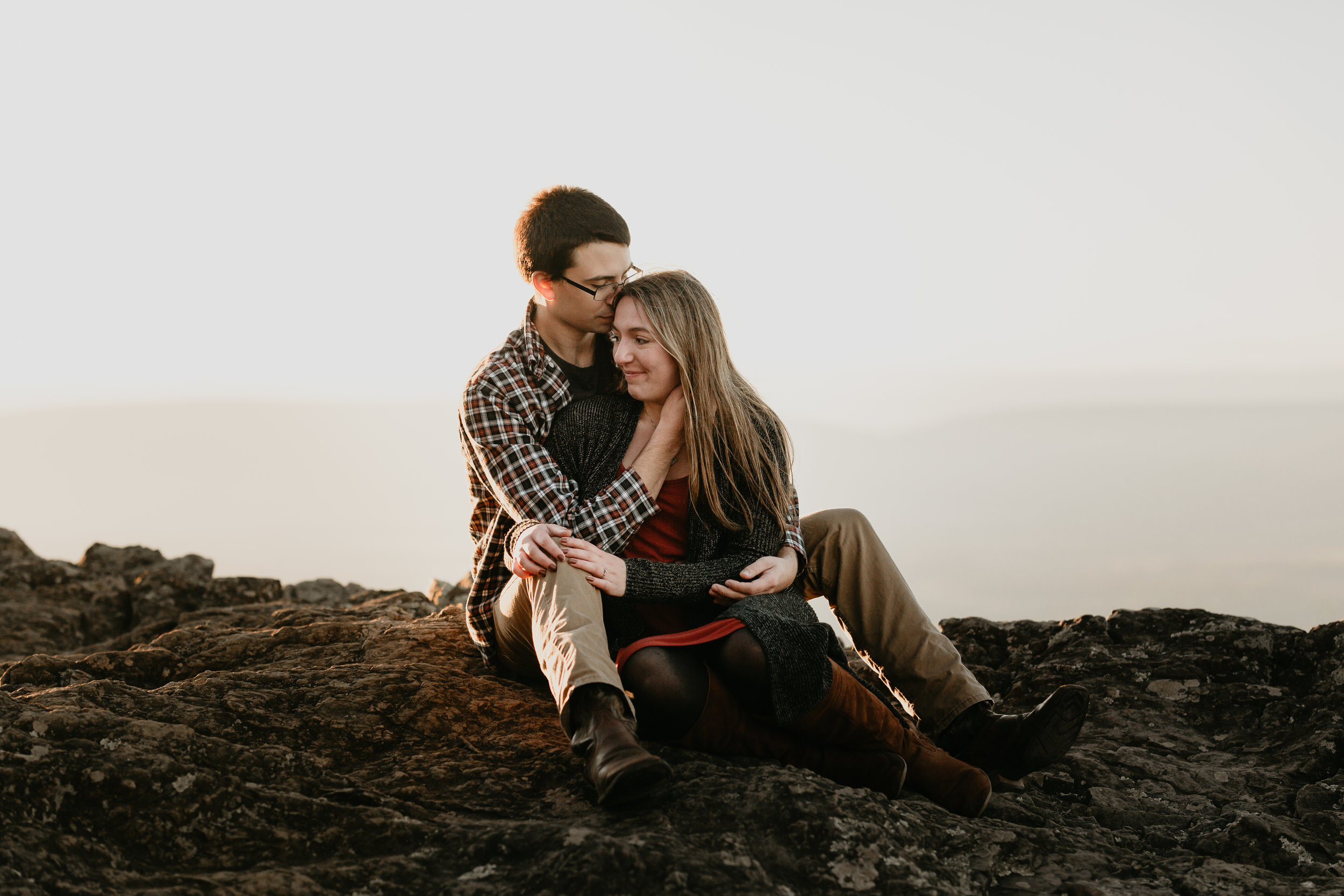 nicole-daacke-photography-shenandoah-national-park-adventure-engagement-session-with-fall-foliage-shenandoah-elopement-photographer-engagement-photos-in-virginia-charlottesville-national-park-adventure-elopement-photographer-3923.jpg