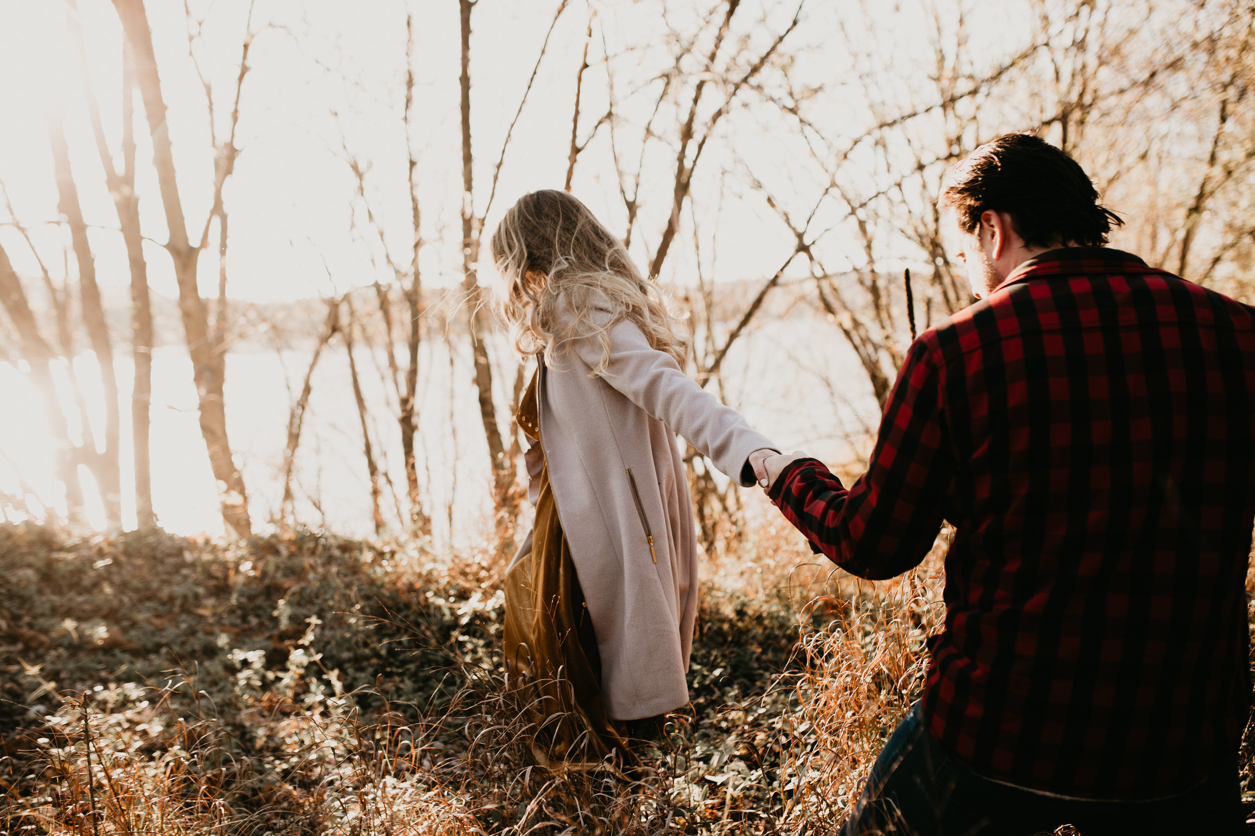 nicole-daacke-photography-white-cliffs-of-conoy-in-lancaster-pa-pennsylvania-adventure-session-adventure-elopement-photographer-engagement session-in-lancaster-pa-photographer-golden-sunset-winter-solstice-wedding-riverside-elopement-4012.jpg