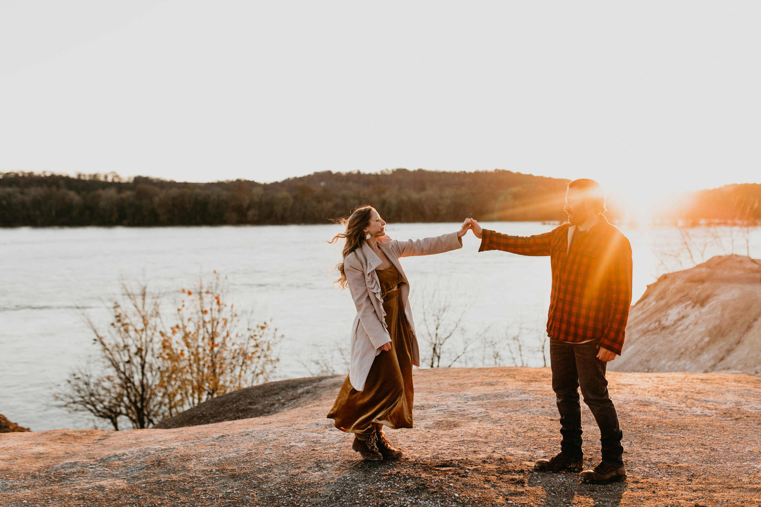 nicole-daacke-photography-white-cliffs-of-conoy-in-lancaster-pa-pennsylvania-adventure-session-adventure-elopement-photographer-engagement session-in-lancaster-pa-photographer-golden-sunset-winter-solstice-wedding-riverside-elopement-4162.jpg