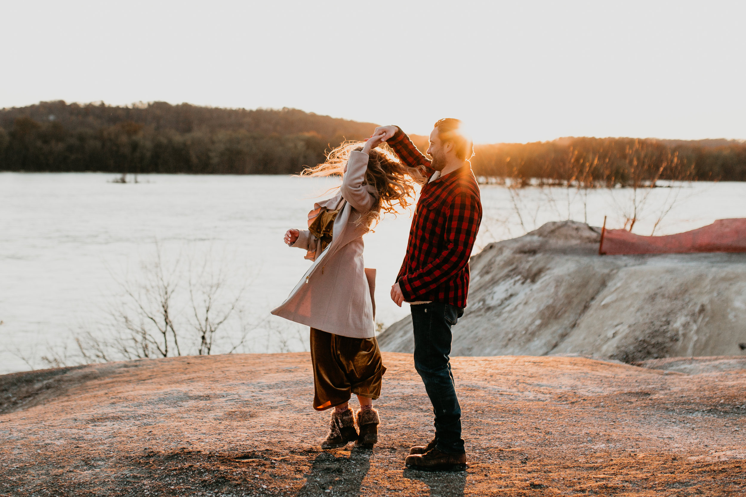 nicole-daacke-photography-white-cliffs-of-conoy-in-lancaster-pa-pennsylvania-adventure-session-adventure-elopement-photographer-engagement session-in-lancaster-pa-photographer-golden-sunset-winter-solstice-wedding-riverside-elopement-4173.jpg