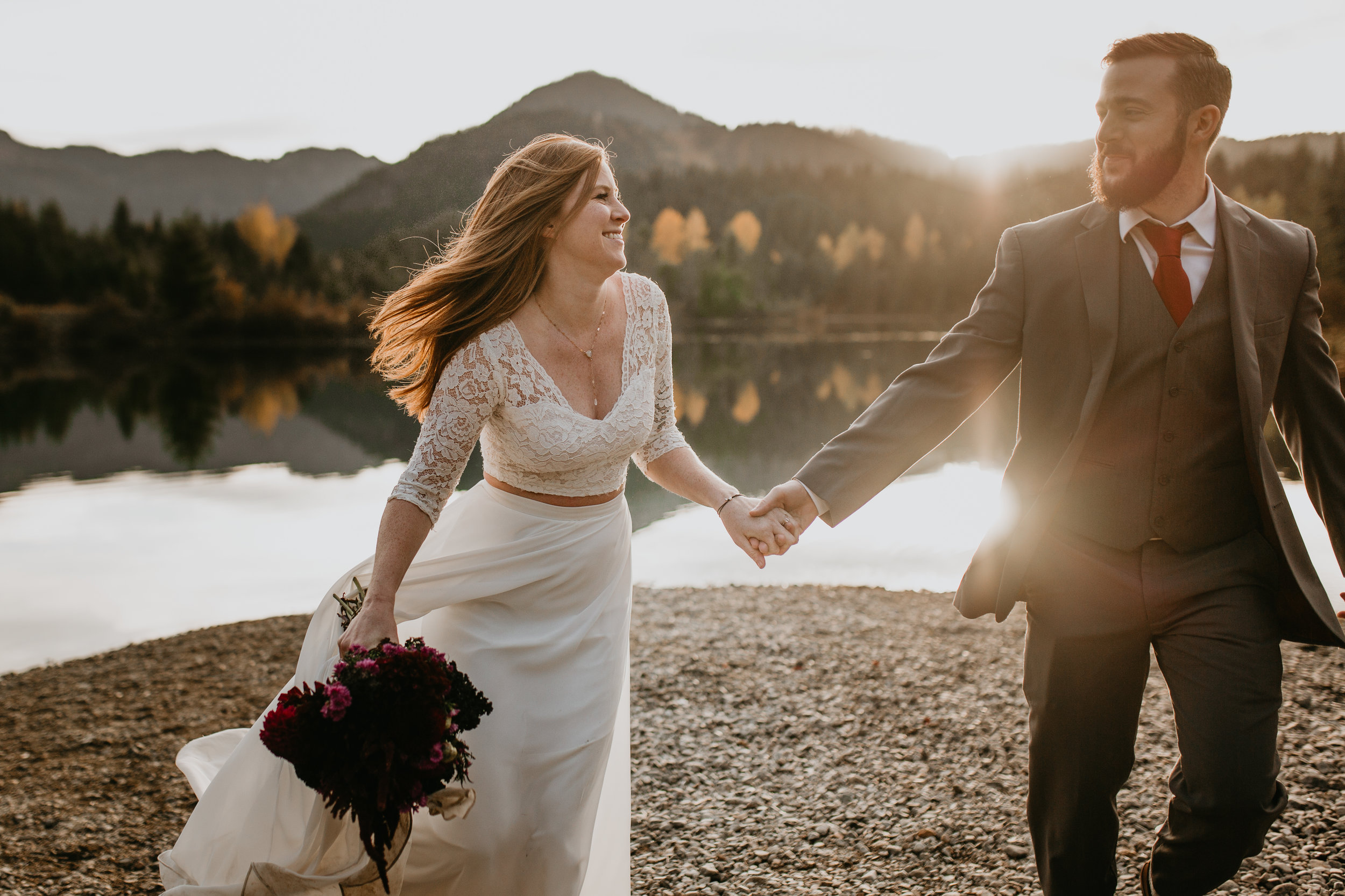 nicole-daacke-photography-mountain-view-elopement-at-gold-creek-pond-snoqualmie-washington-wa-elopement-photographer-photography-adventure-elopement-in-washington-fall-lakeside-golden-sunset-boho-fun-bride-0420.jpg