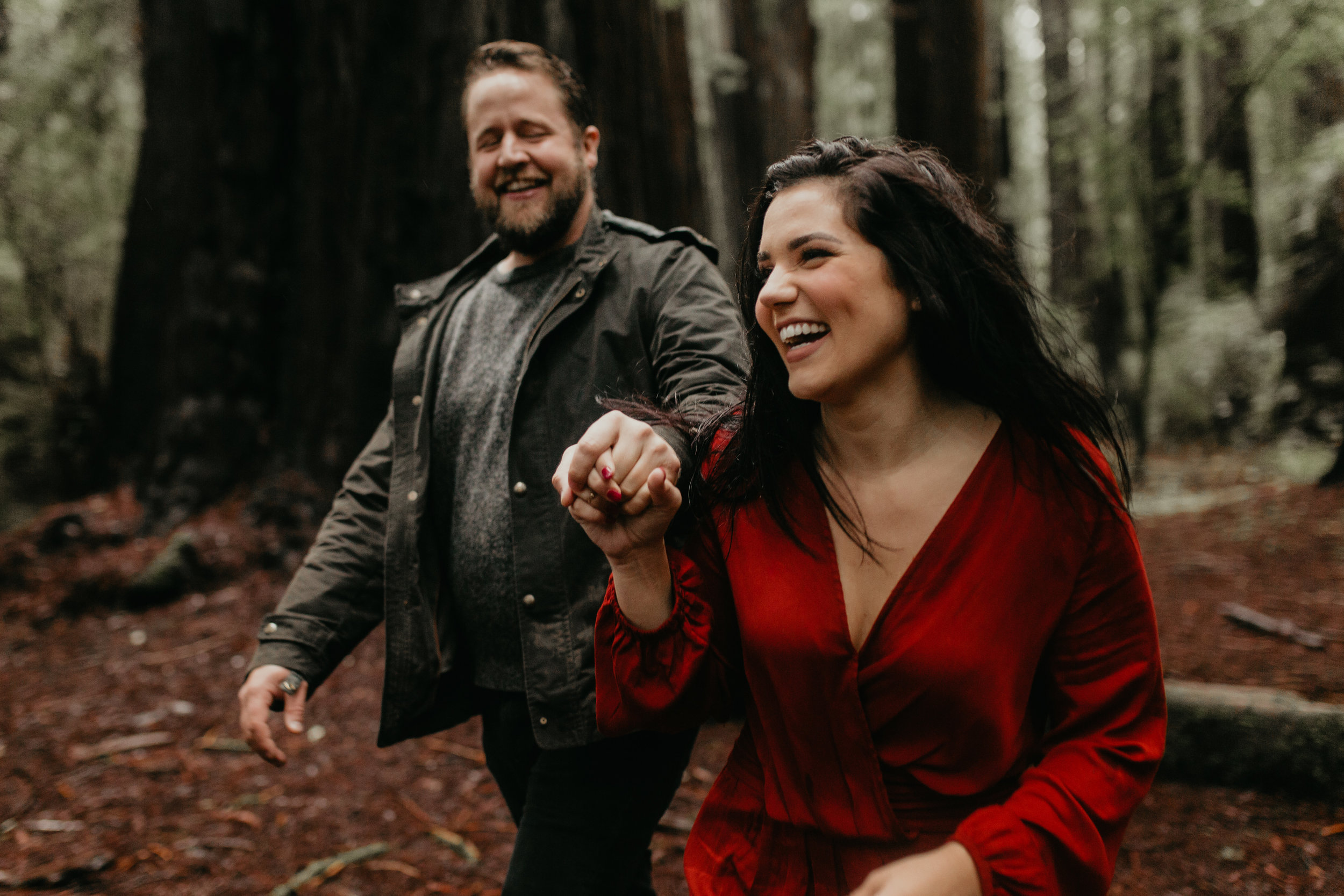 nicole-daacke-photography-redwoods-national-park-forest-rainy-foggy-adventure-engagement-session-humboldt-county-old-growth-redwood-tree-elopement-intimate-wedding-photographer-34.jpg