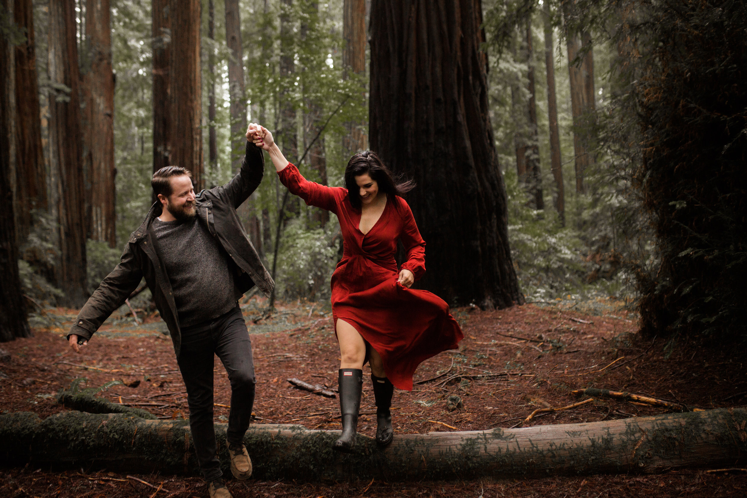 nicole-daacke-photography-redwoods-national-park-forest-rainy-foggy-adventure-engagement-session-humboldt-county-old-growth-redwood-tree-elopement-intimate-wedding-photographer-33.jpg