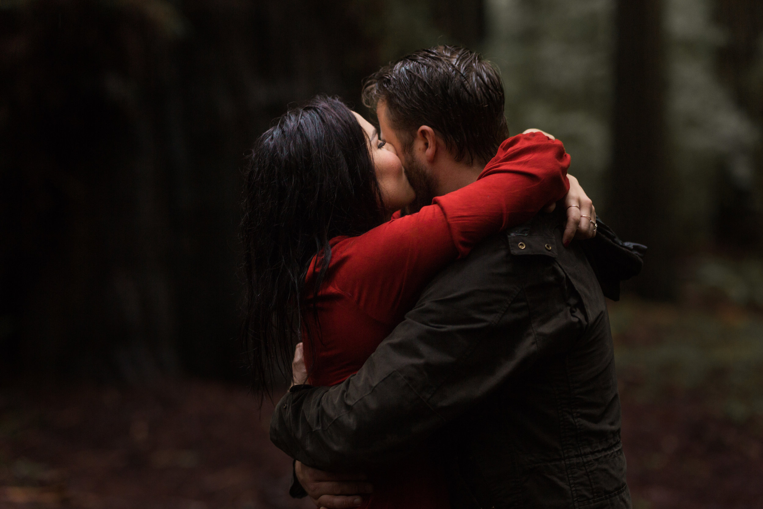 nicole-daacke-photography-redwoods-national-park-forest-rainy-foggy-adventure-engagement-session-humboldt-county-old-growth-redwood-tree-elopement-intimate-wedding-photographer-39.jpg