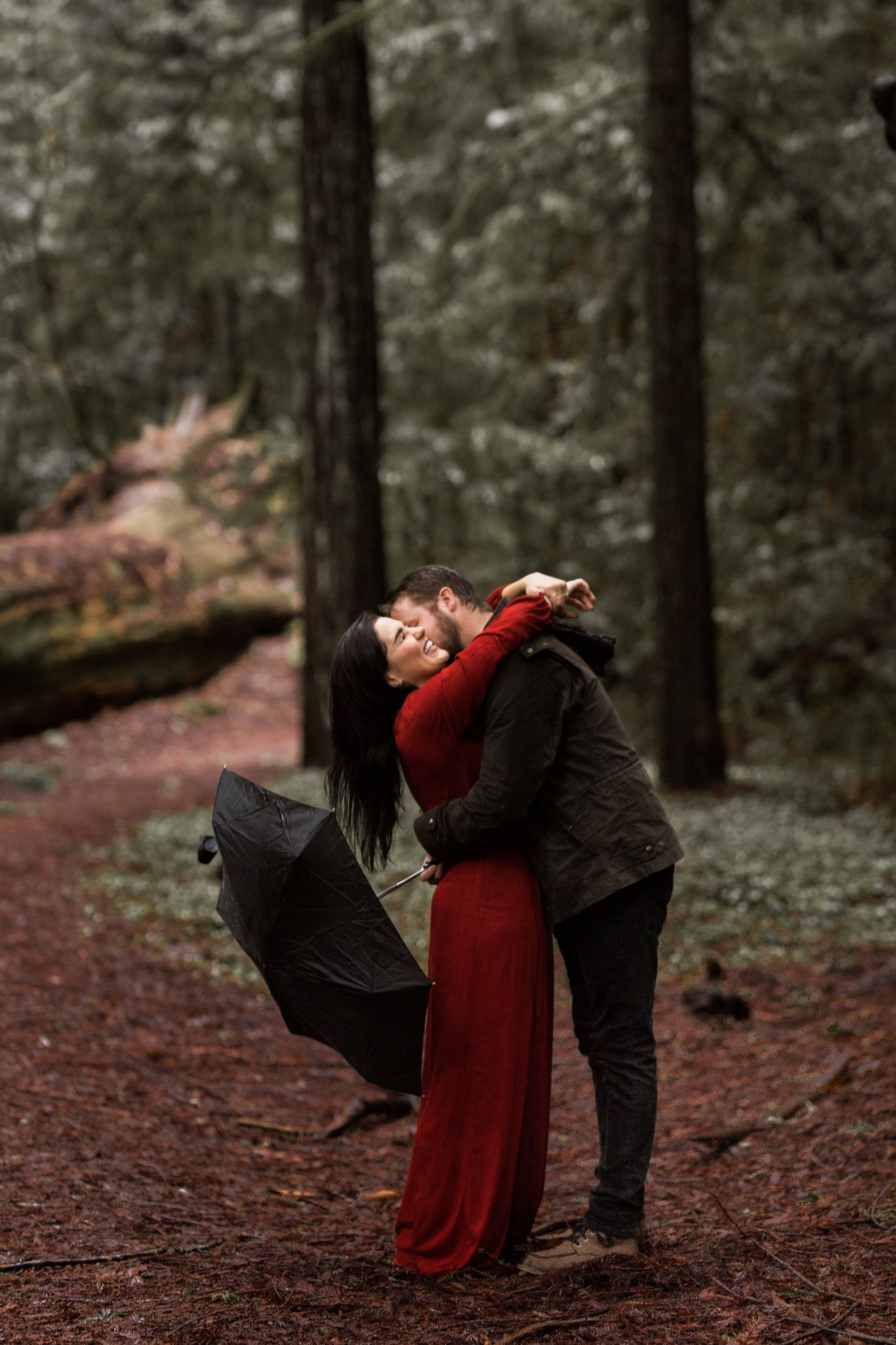 nicole-daacke-photography-redwoods-national-park-forest-rainy-foggy-adventure-engagement-session-humboldt-county-old-growth-redwood-tree-elopement-intimate-wedding-photographer-42.jpg