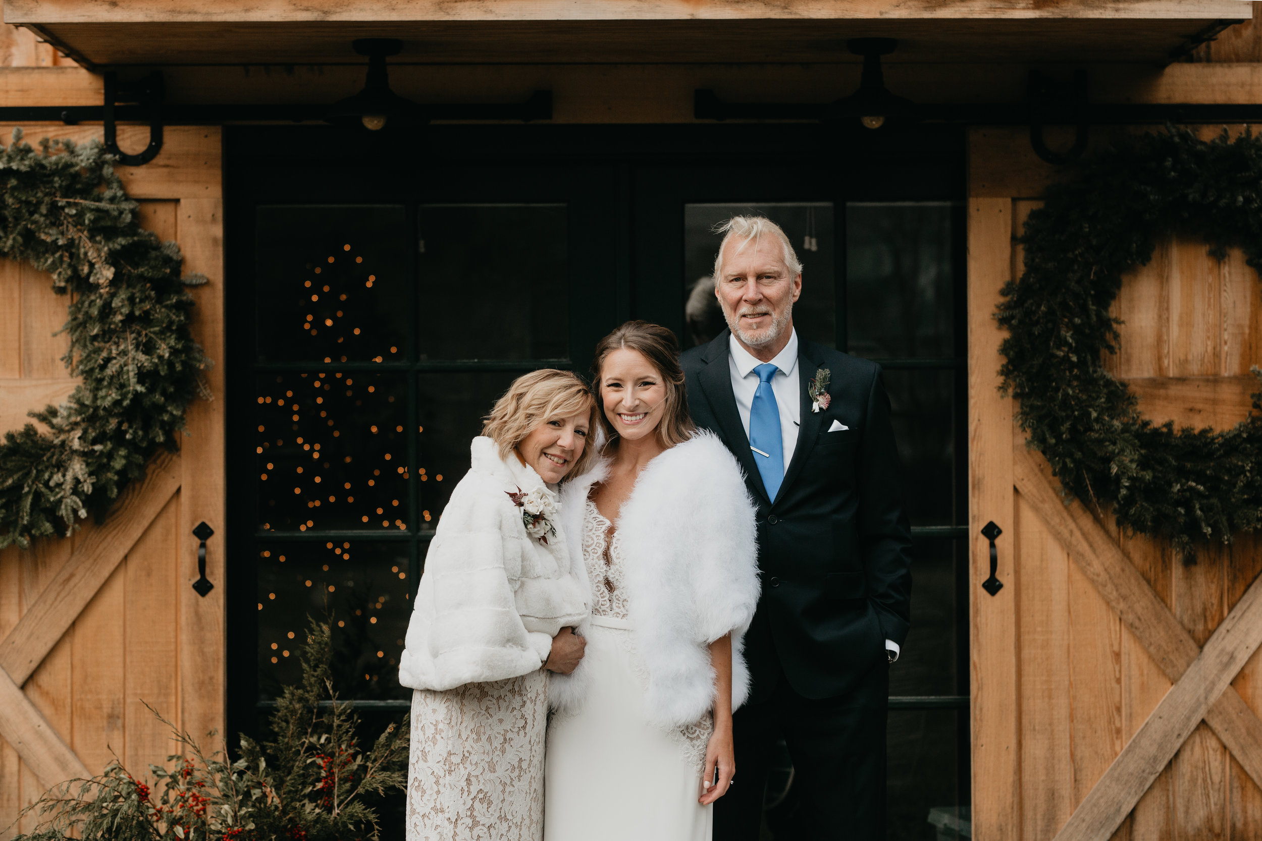 nicole-daacke-photography-winter-wedding-in-cape-may-new-jersey-beach-plum-farm-nj-snowy-glam-winter-elopement-intimate-jersey-shore-seaside-wedding-photographer-36.jpg