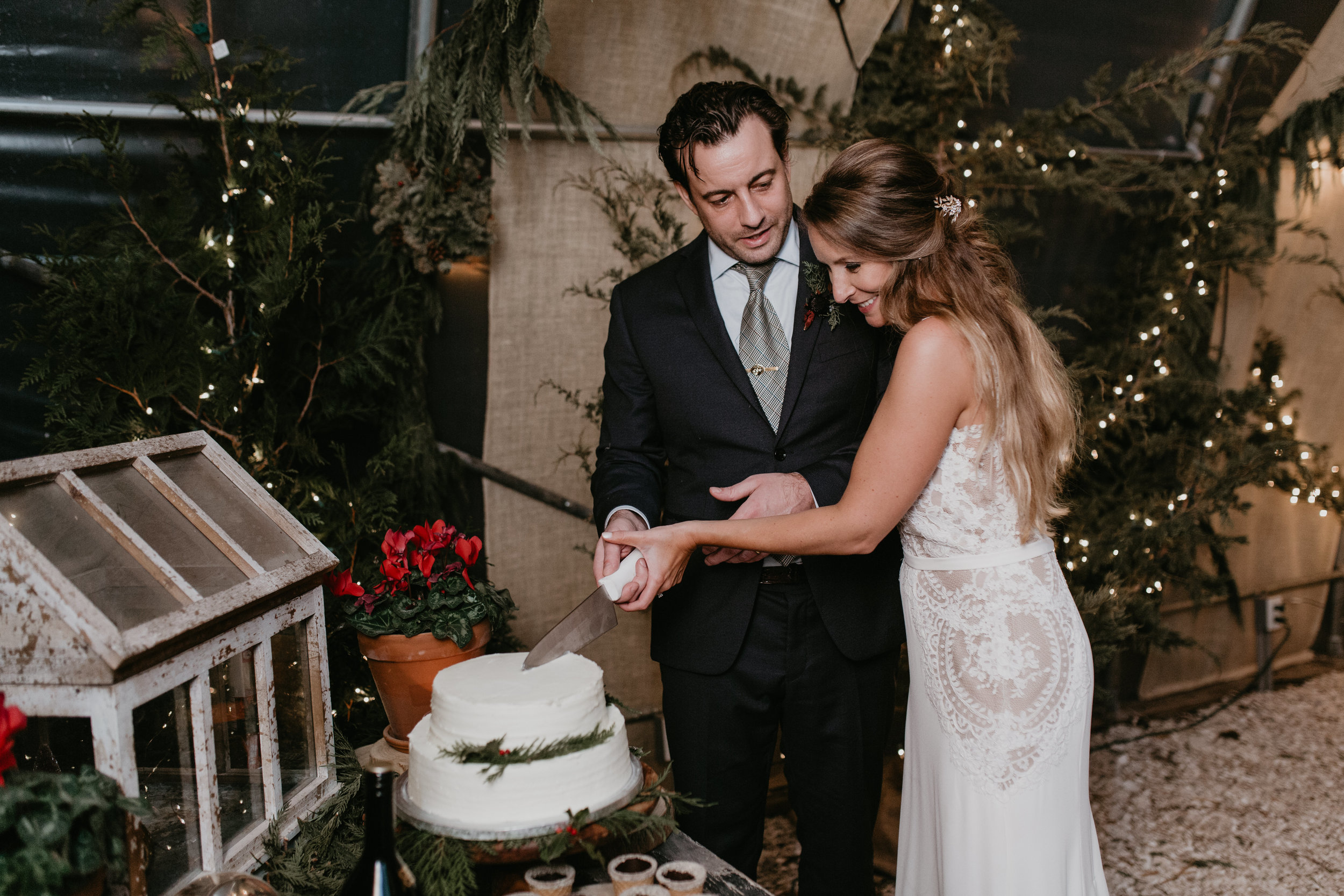 nicole-daacke-photography-winter-wedding-in-cape-may-new-jersey-beach-plum-farm-nj-snowy-glam-winter-elopement-intimate-jersey-shore-seaside-wedding-photographer-119.jpg