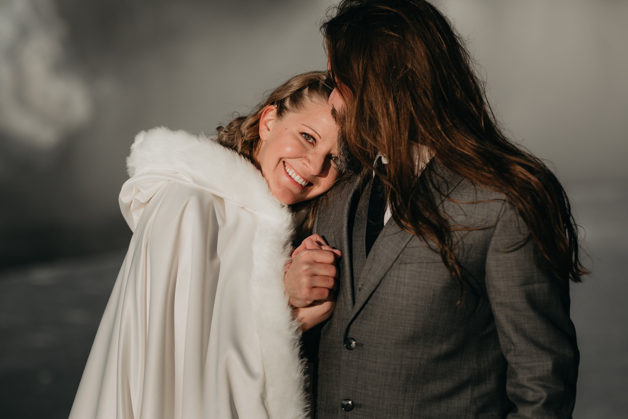 nicole-daacke-photography-iceland-winter-sunset-adventure-elopement-skogafoss-waterfall-black-sand-beach-dyrholaey-vik-iceland-intimate-wedding-black-church-elopement-photographer-9.jpg