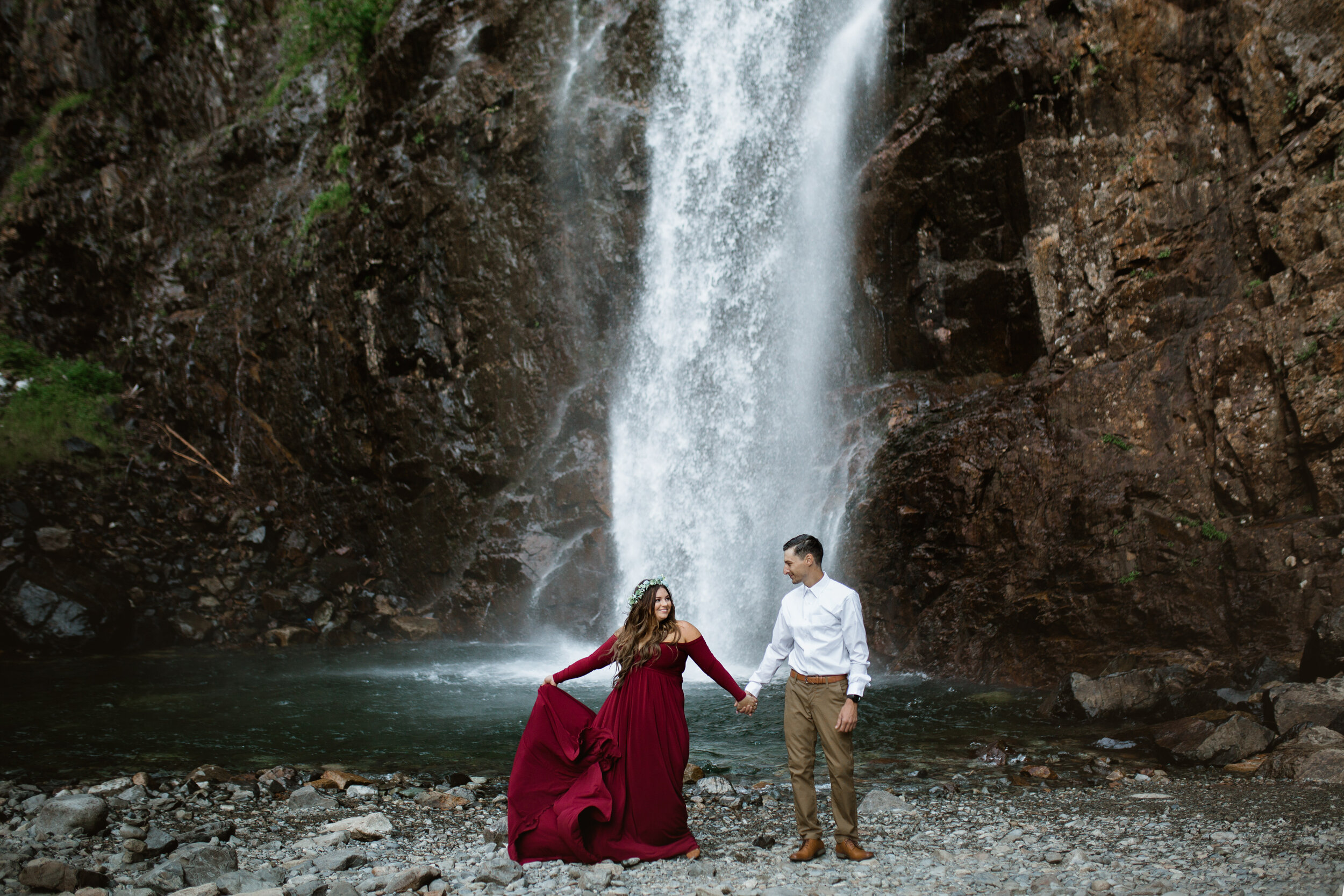 nicole-daacke-photography-gold-creek-pond-franklin-falls-waterfall-summer-adventure-engagement-session-elopement-photographer-washington-summer-engagement-photos-snoqualmie-pass-105.jpg