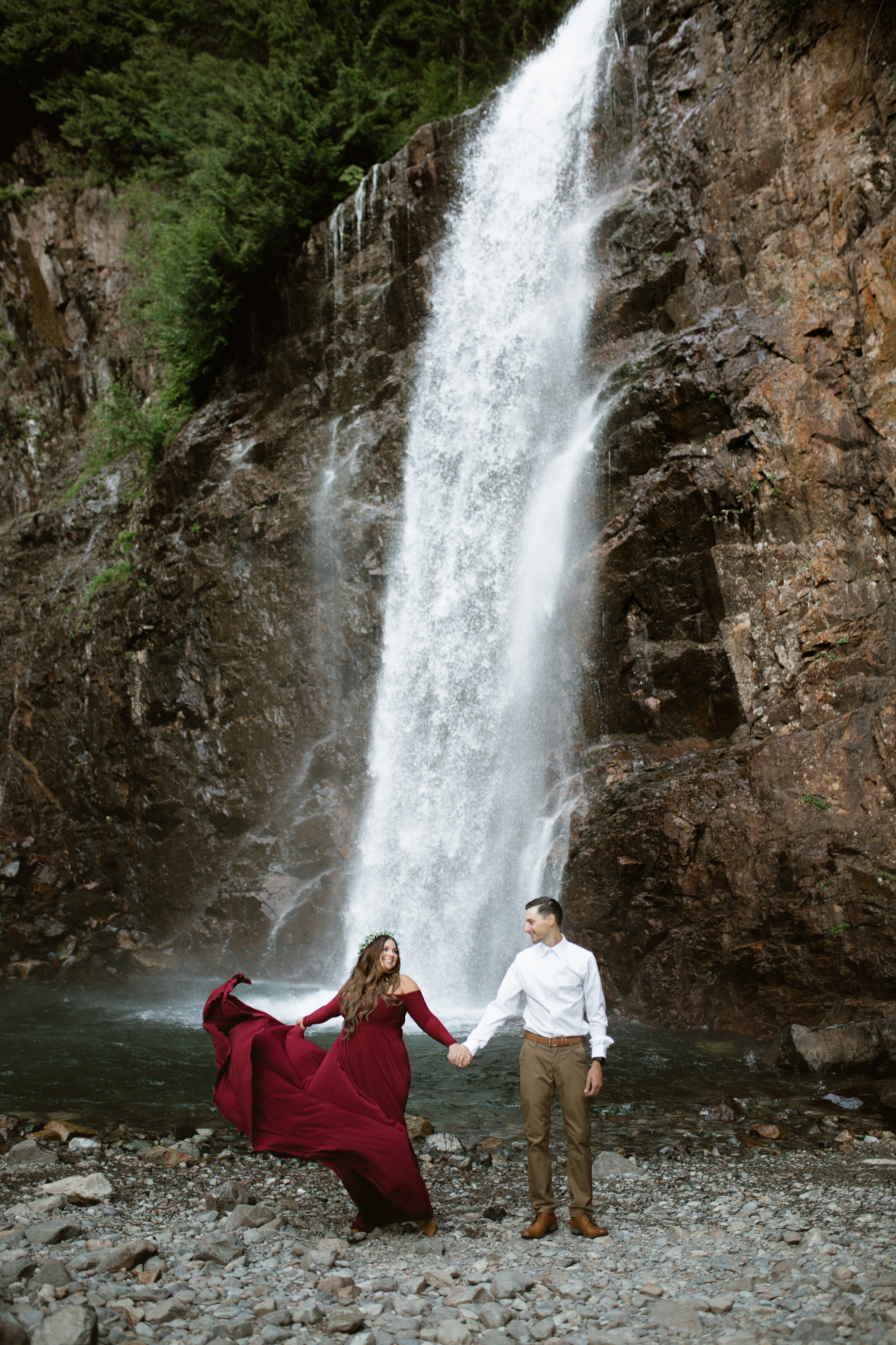 nicole-daacke-photography-gold-creek-pond-franklin-falls-waterfall-summer-adventure-engagement-session-elopement-photographer-washington-summer-engagement-photos-snoqualmie-pass-106.jpg