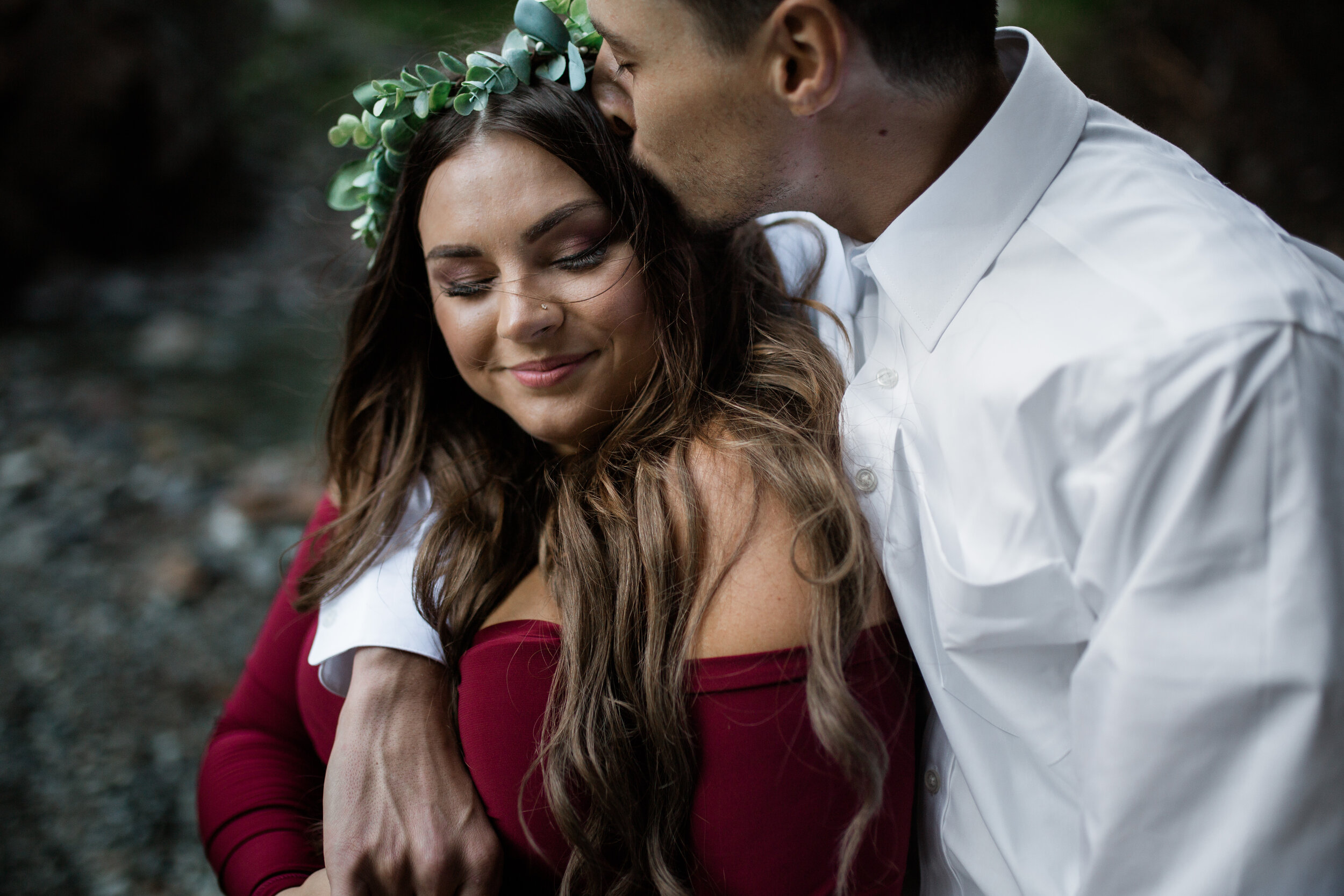 nicole-daacke-photography-gold-creek-pond-franklin-falls-waterfall-summer-adventure-engagement-session-elopement-photographer-washington-summer-engagement-photos-snoqualmie-pass-110.jpg