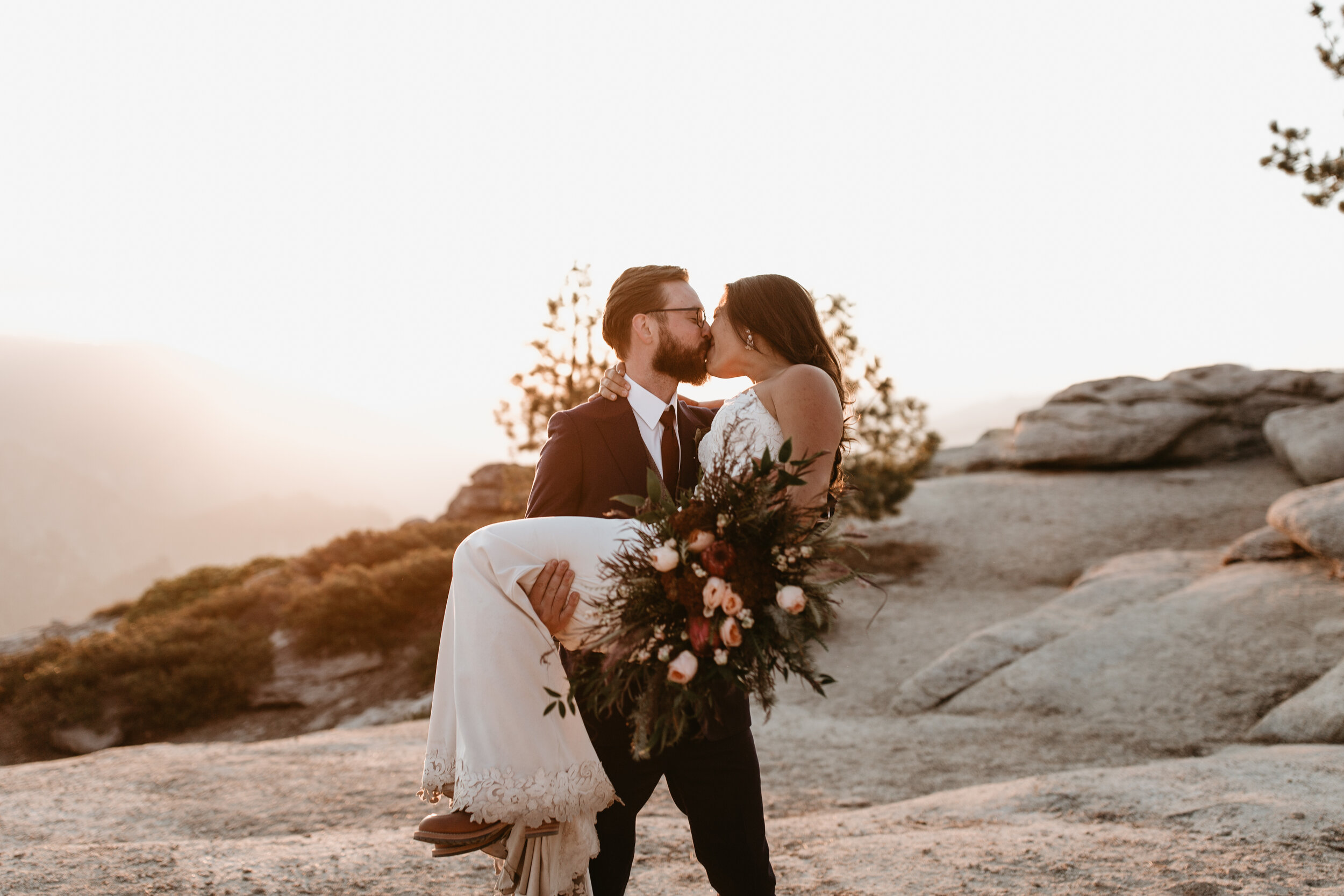 Nicole-Daacke-Photography-yosemite-national-park-elopement-photography-adventure-elopement-in-yosemite-taft-point-sunset-elopement-photographs-california-intimate-destination-wedding-in-yosemite-national-park-3.jpg