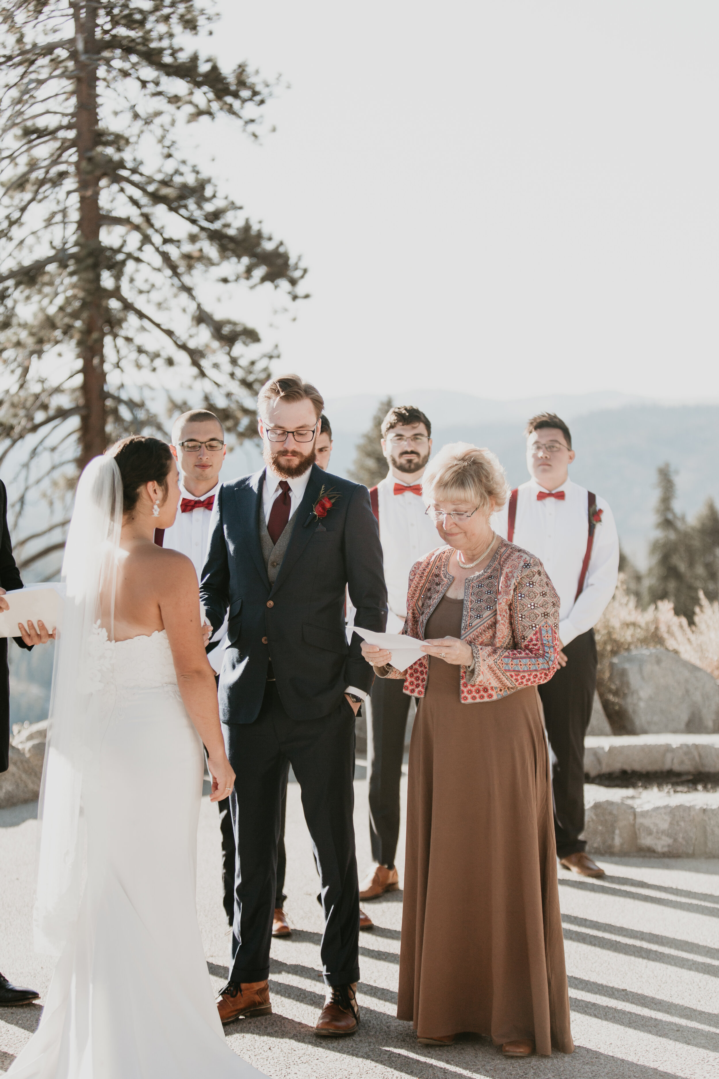 Nicole-Daacke-Photography-yosemite-national-park-elopement-photography-adventure-elopement-in-yosemite-taft-point-sunset-elopement-photographs-california-intimate-destination-wedding-in-yosemite-national-park-6233.jpg