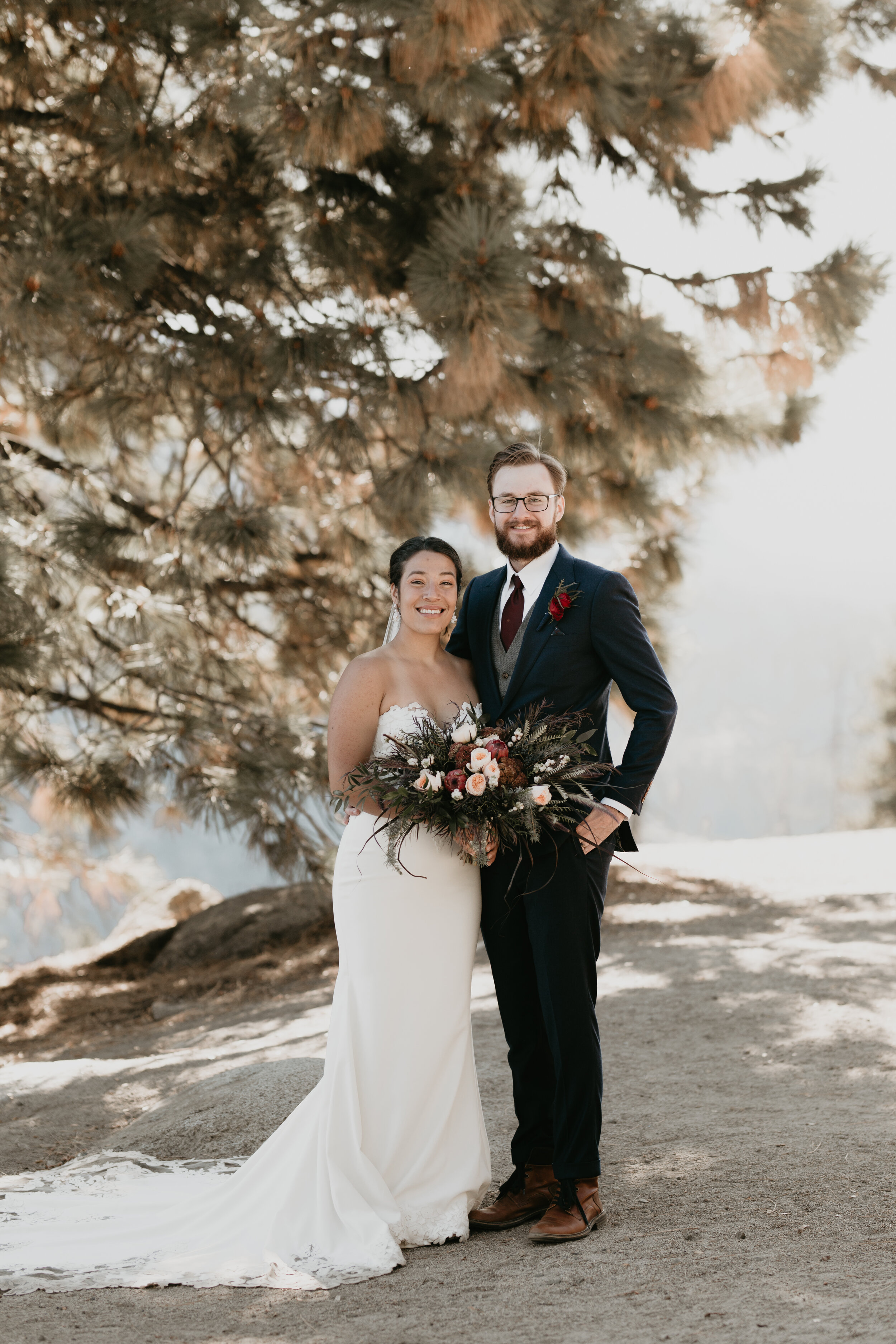 Nicole-Daacke-Photography-yosemite-national-park-elopement-photography-adventure-elopement-in-yosemite-taft-point-sunset-elopement-photographs-california-intimate-destination-wedding-in-yosemite-national-park-6531.jpg