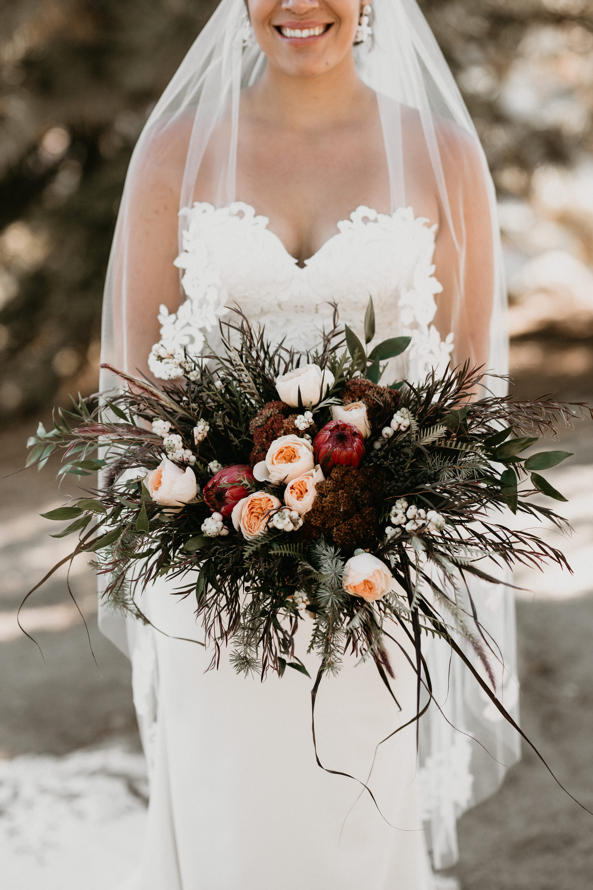 Nicole-Daacke-Photography-yosemite-national-park-elopement-photography-adventure-elopement-in-yosemite-taft-point-sunset-elopement-photographs-california-intimate-destination-wedding-in-yosemite-national-park-6536.jpg