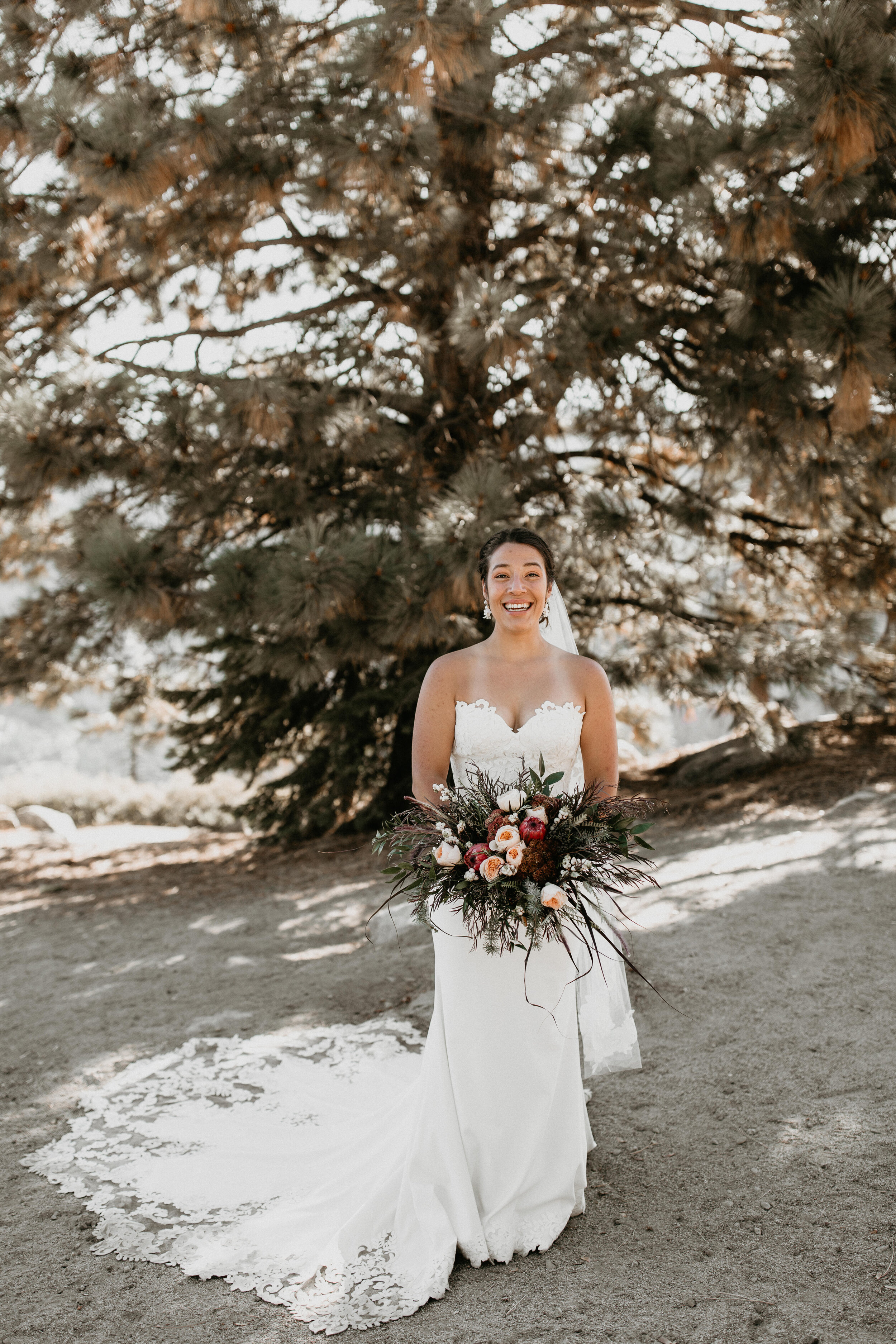 Nicole-Daacke-Photography-yosemite-national-park-elopement-photography-adventure-elopement-in-yosemite-taft-point-sunset-elopement-photographs-california-intimate-destination-wedding-in-yosemite-national-park-6859.jpg