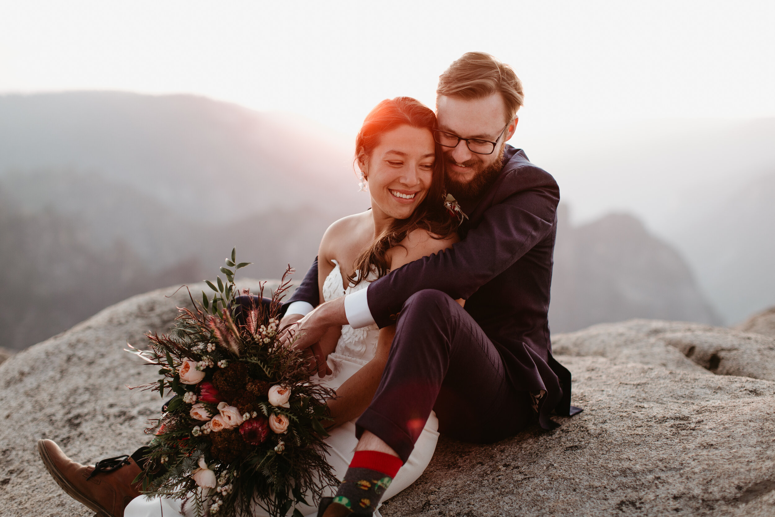 Nicole-Daacke-Photography-yosemite-national-park-elopement-photography-adventure-elopement-in-yosemite-taft-point-sunset-elopement-photographs-california-intimate-destination-wedding-in-yosemite-national-park-7118.jpg