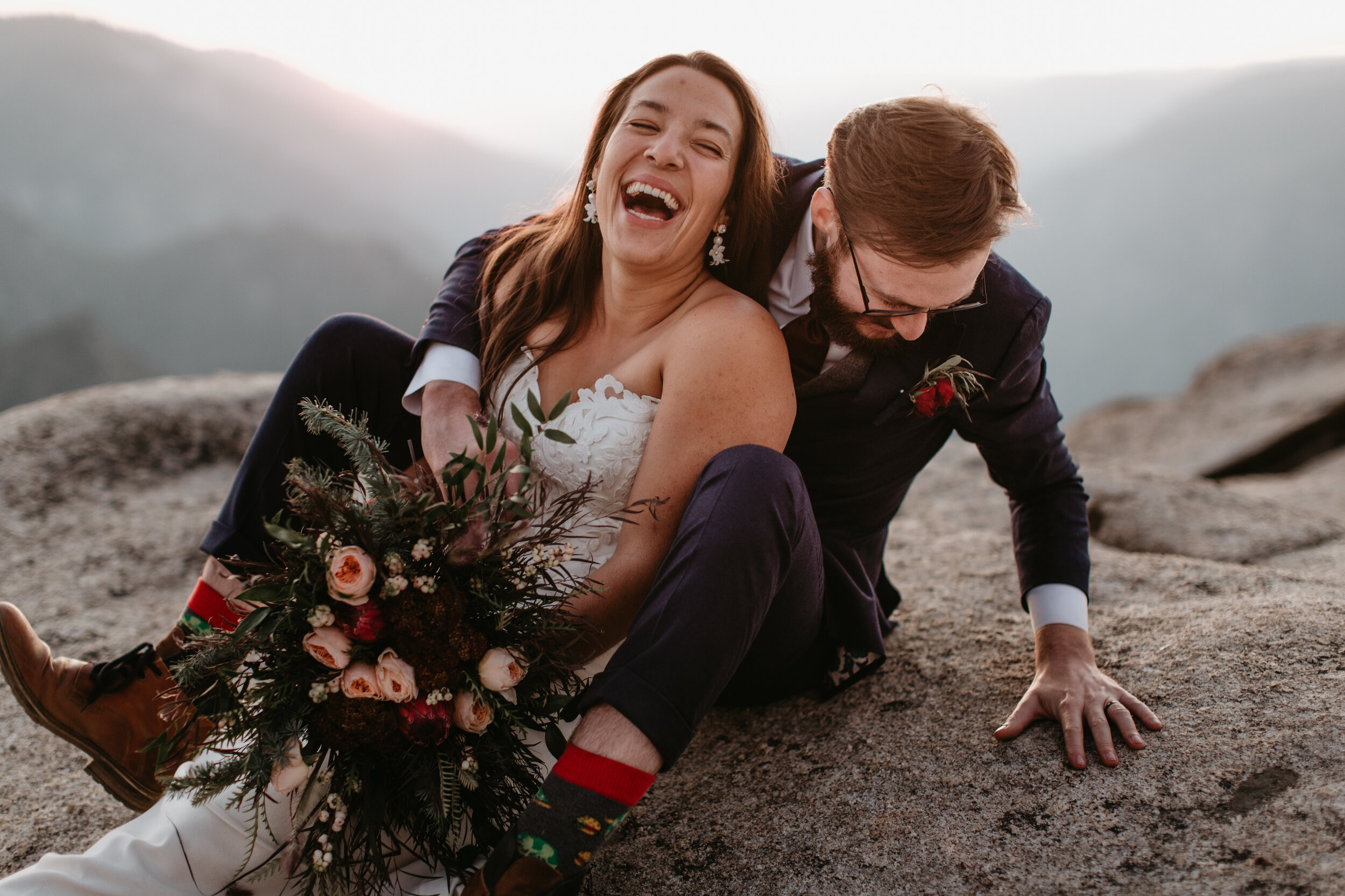 Nicole-Daacke-Photography-yosemite-national-park-elopement-photography-adventure-elopement-in-yosemite-taft-point-sunset-elopement-photographs-california-intimate-destination-wedding-in-yosemite-national-park-7174.jpg